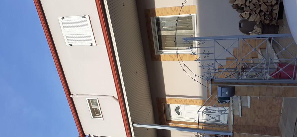photo1