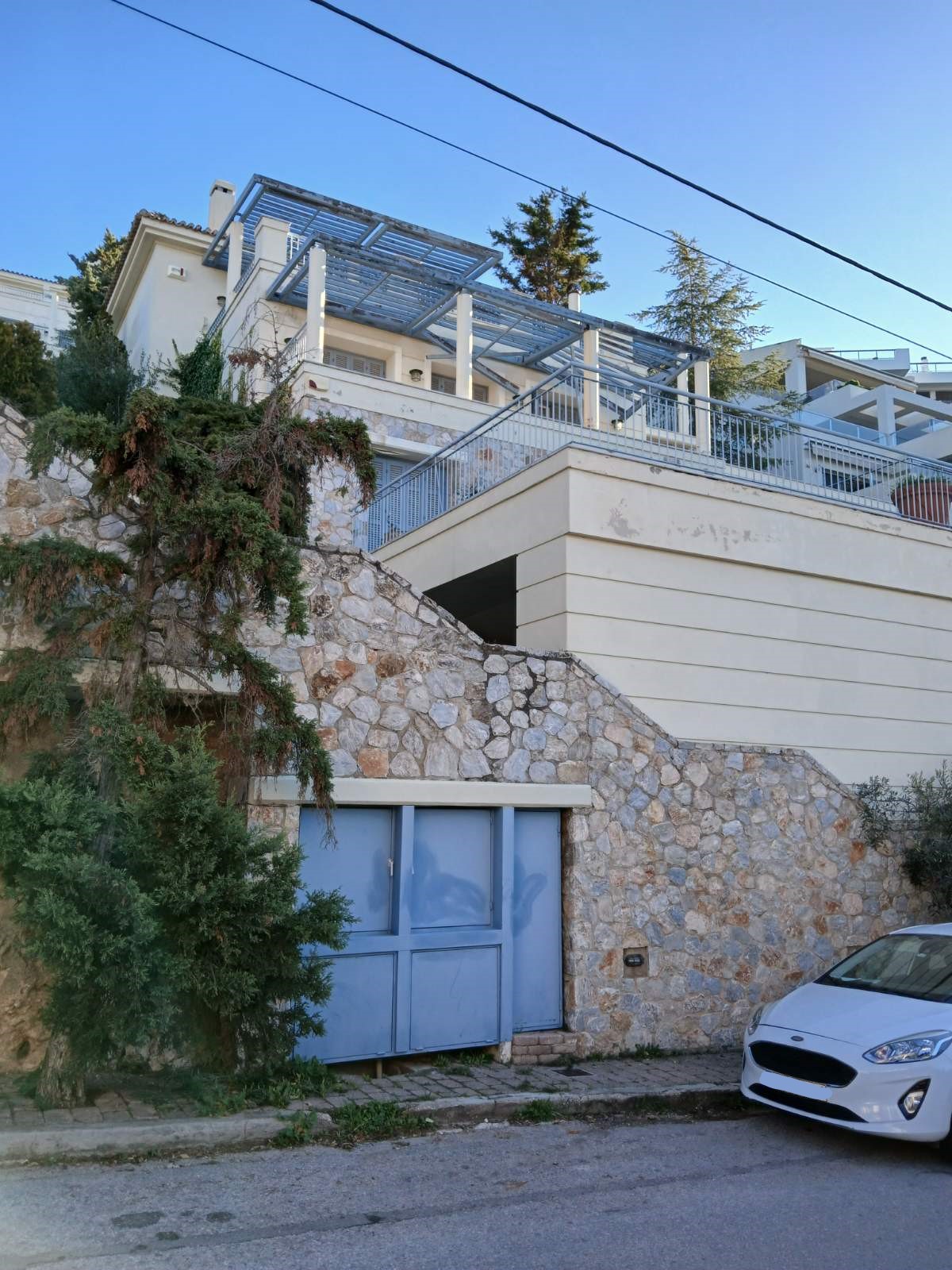 photo1
