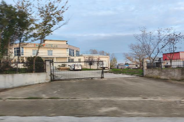 photo1