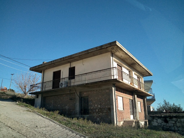 photo1