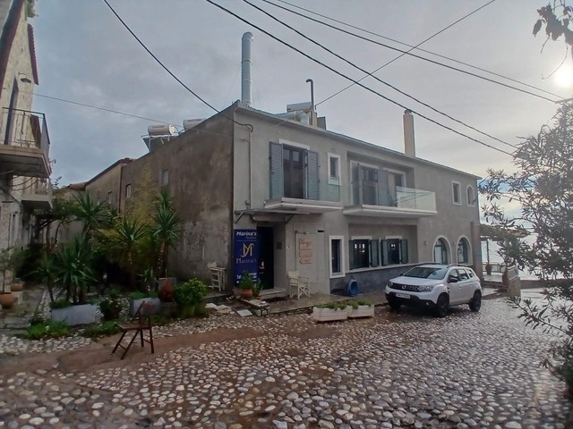 photo1