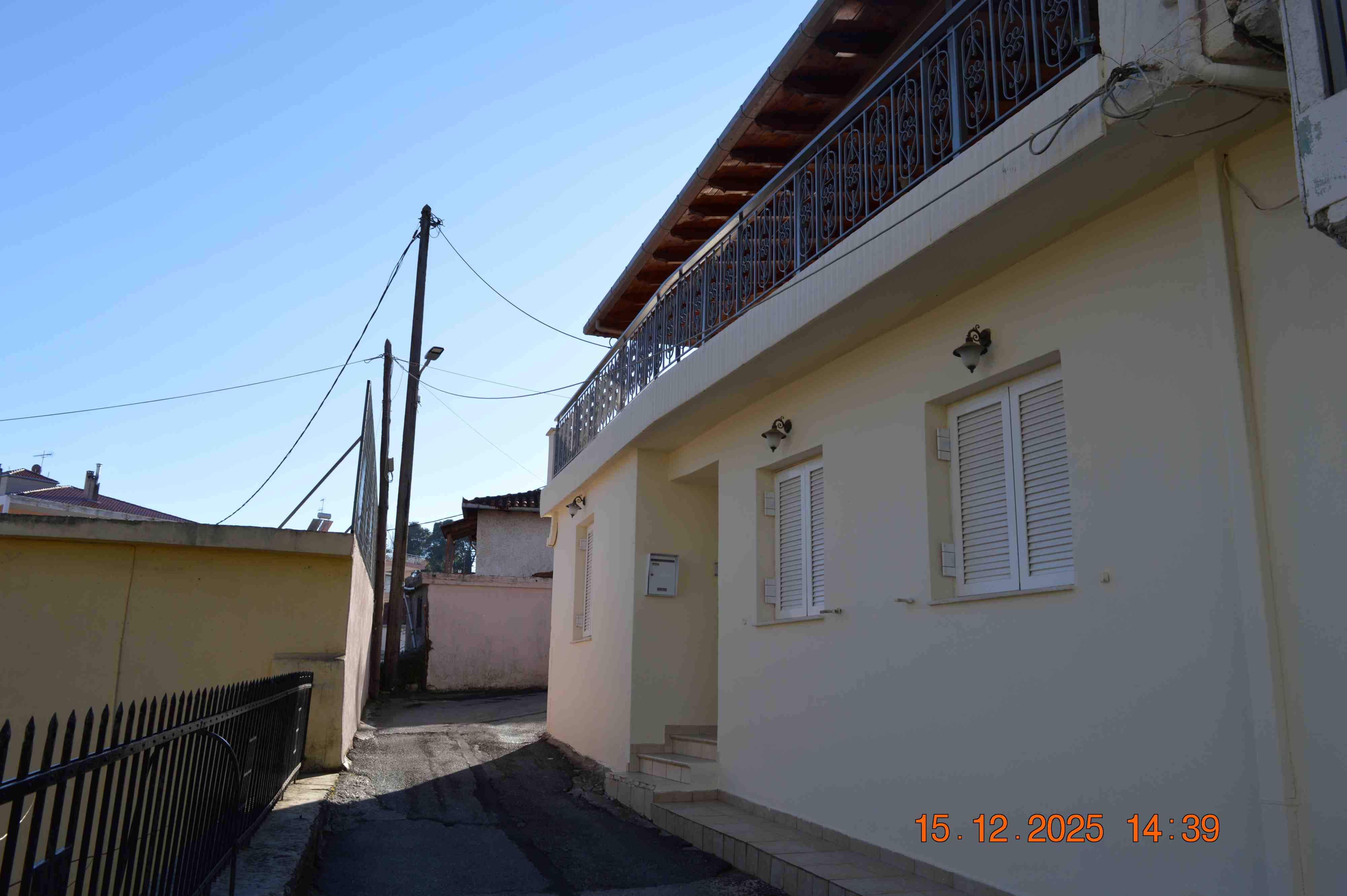 photo1