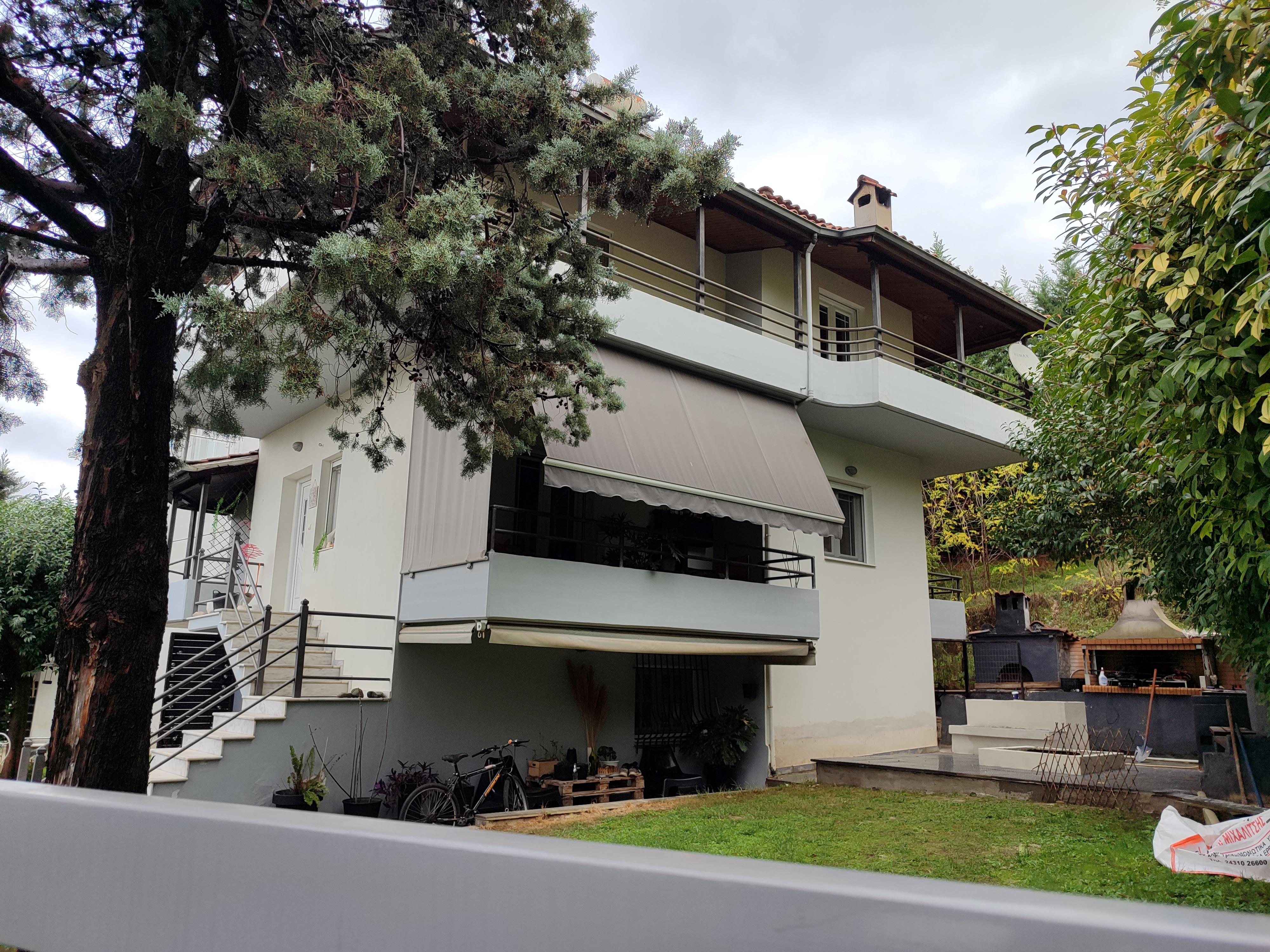 photo1