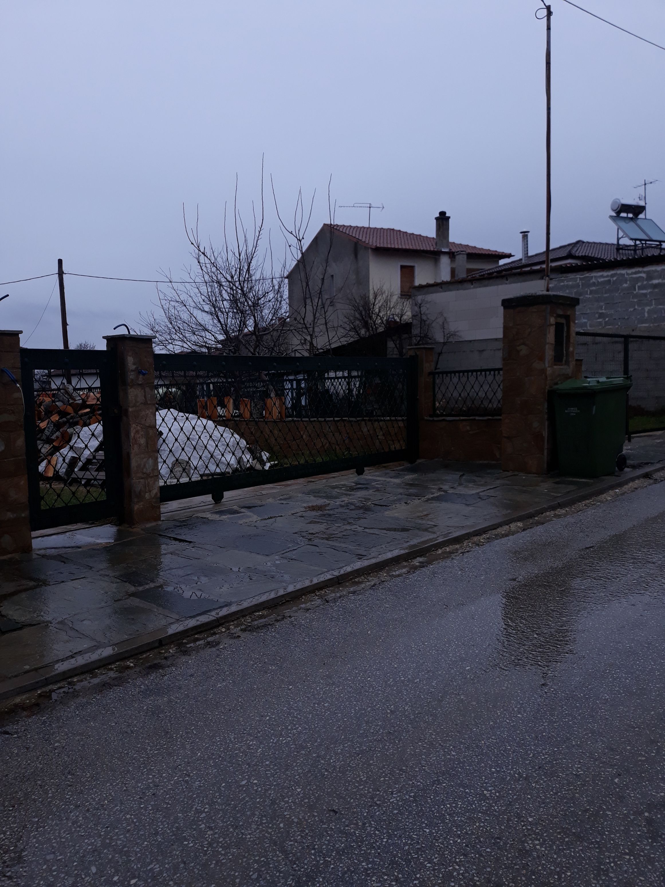 photo1