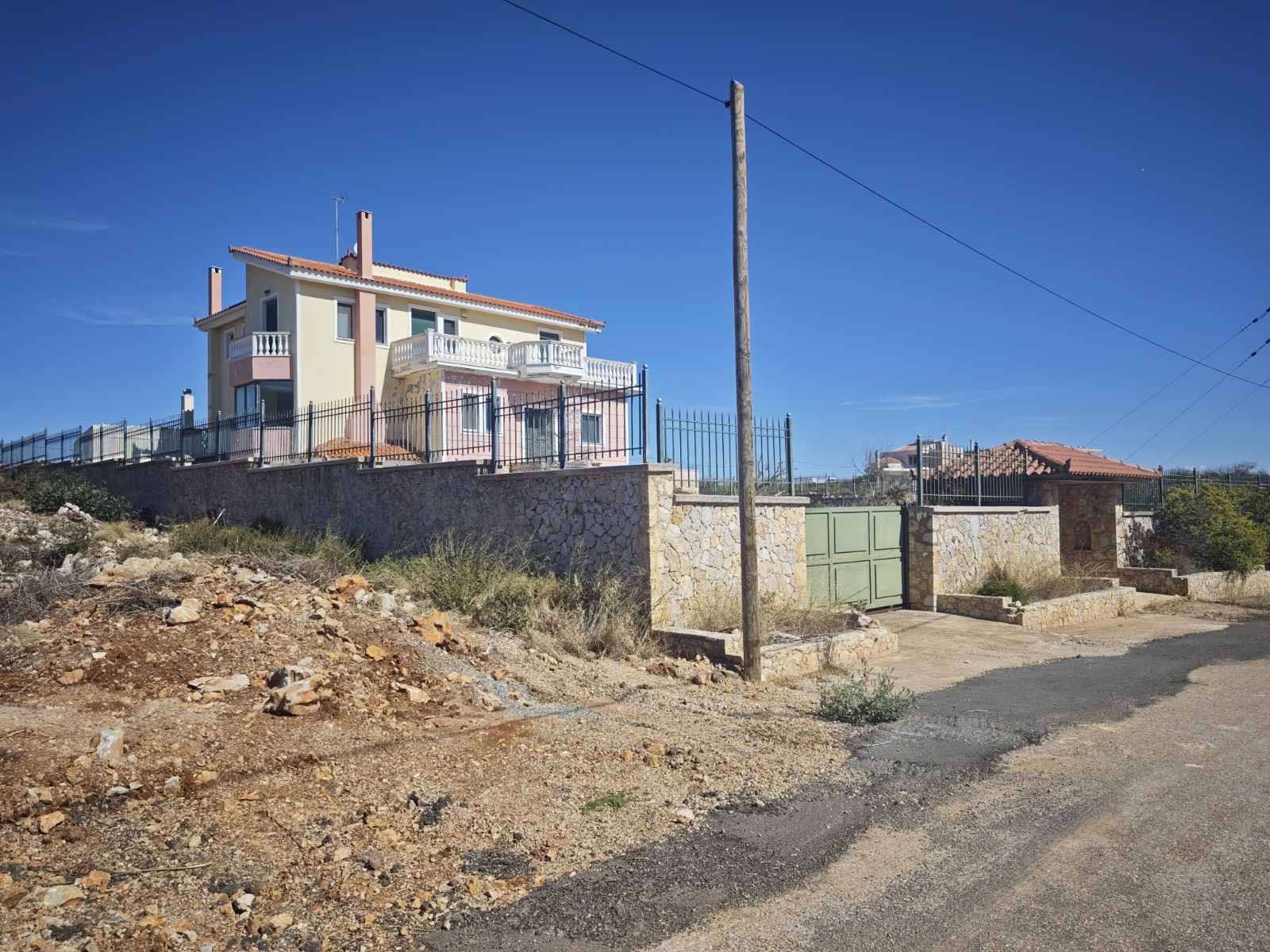 Οικόπεδο με κτίσμα 2001.93 τ.μ. σε πλειστηριασμό Δήμος Ωρωπού