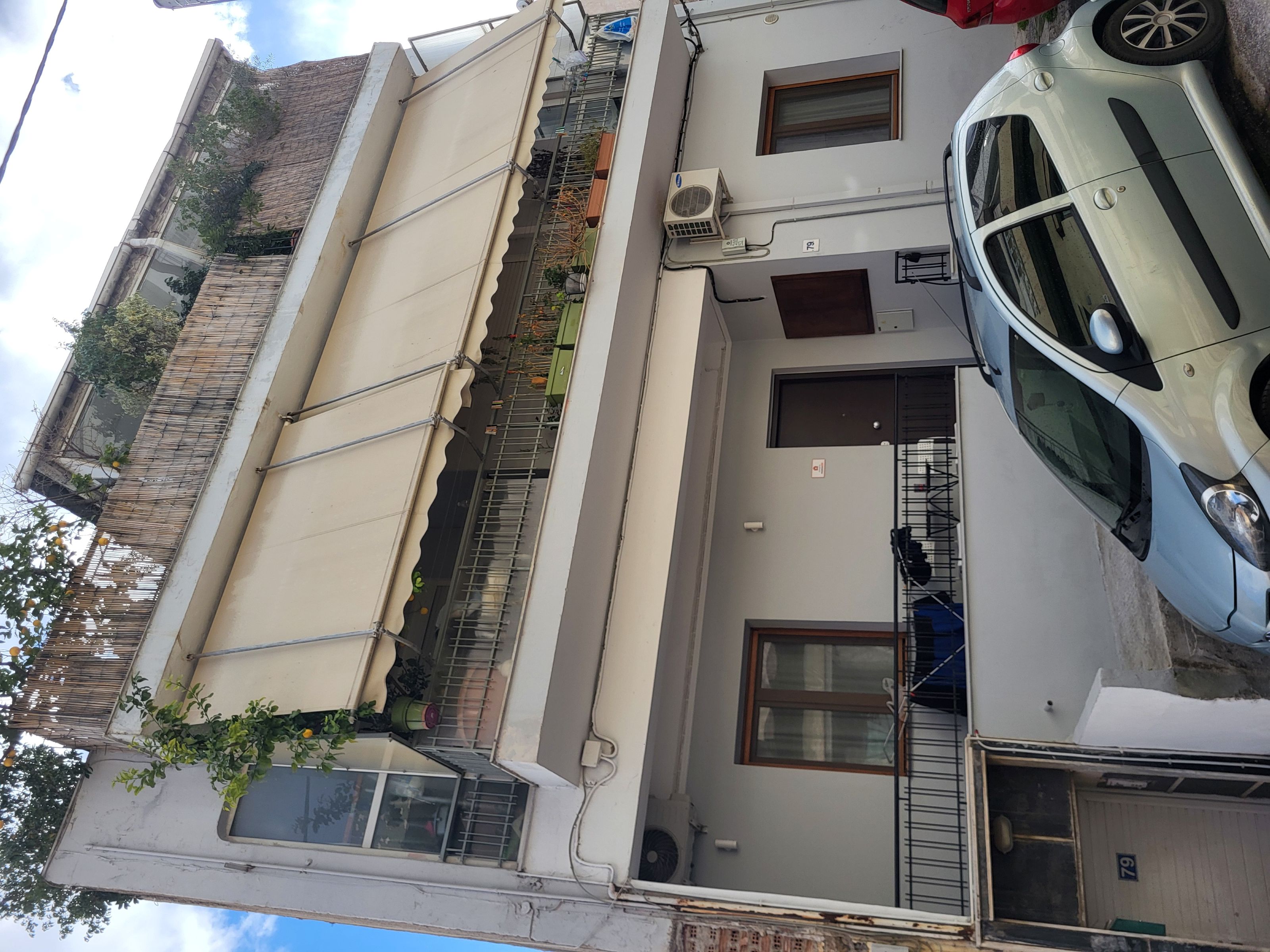 photo1