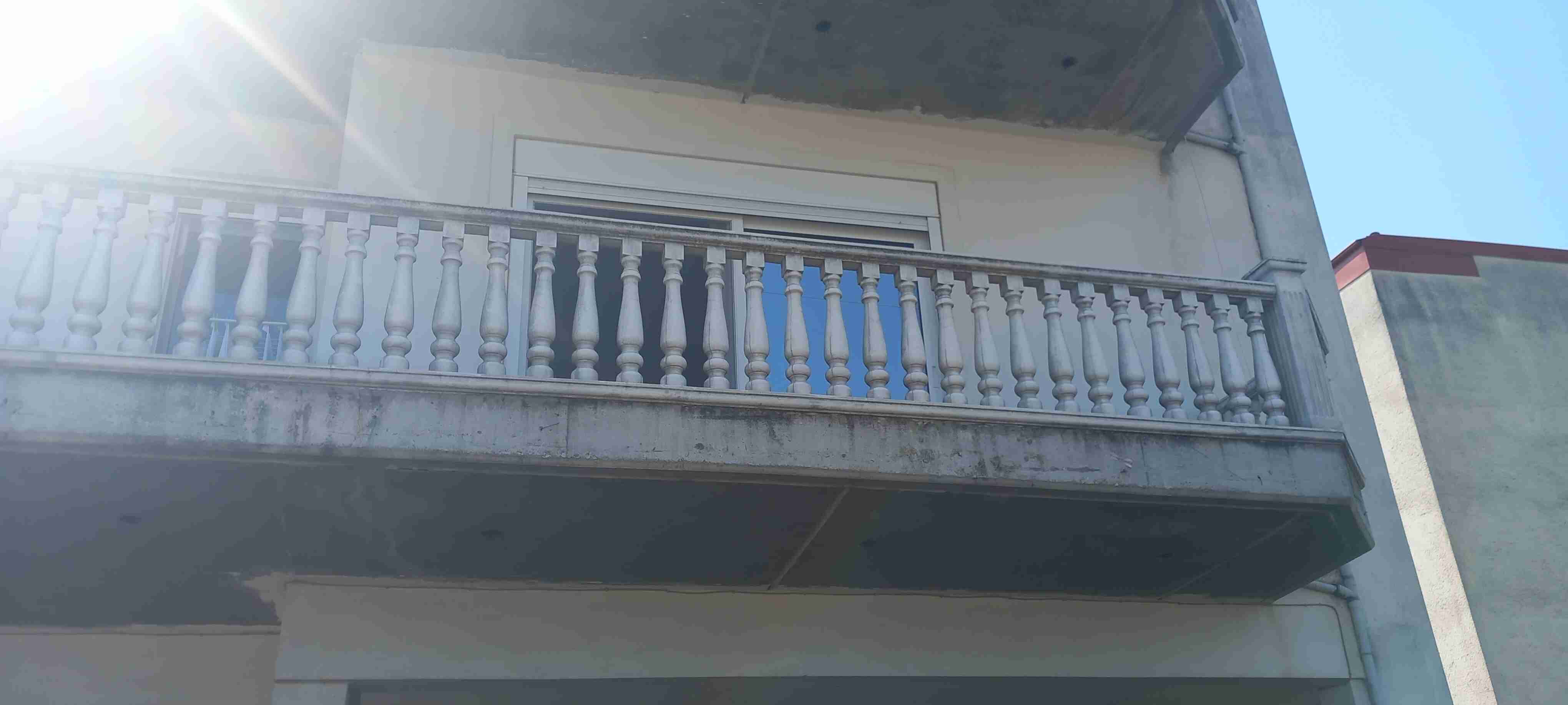 photo1