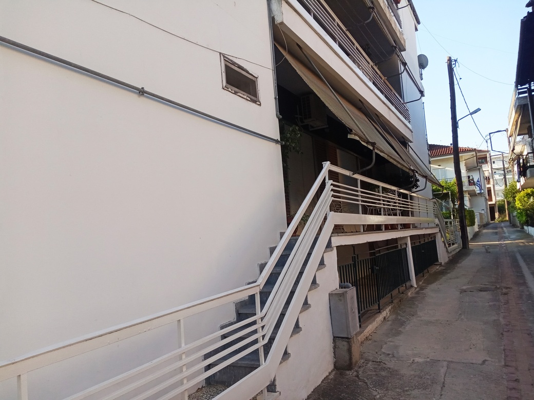 photo1
