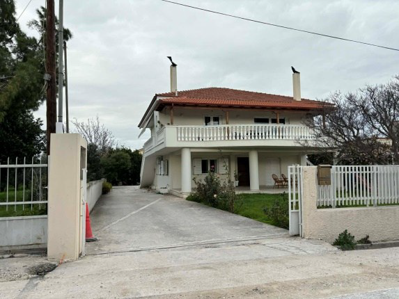 Οικόπεδο με κτίσμα 1000 τ.μ. σε πλειστηριασμό Δήμος Βέλου - Βόχας