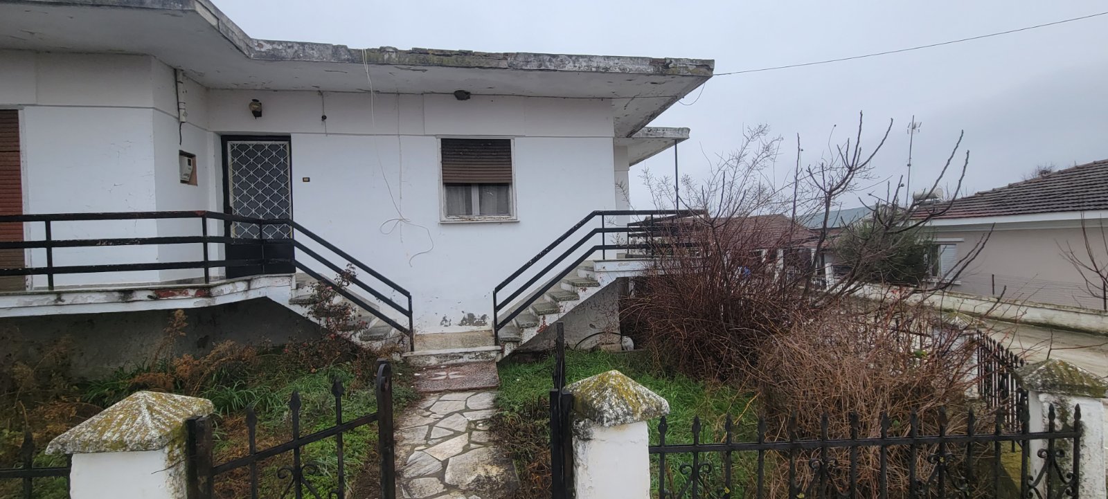Οικόπεδο με κτίσμα 130 τ.μ. σε πλειστηριασμό Δήμος Εμμανουήλ Παππά