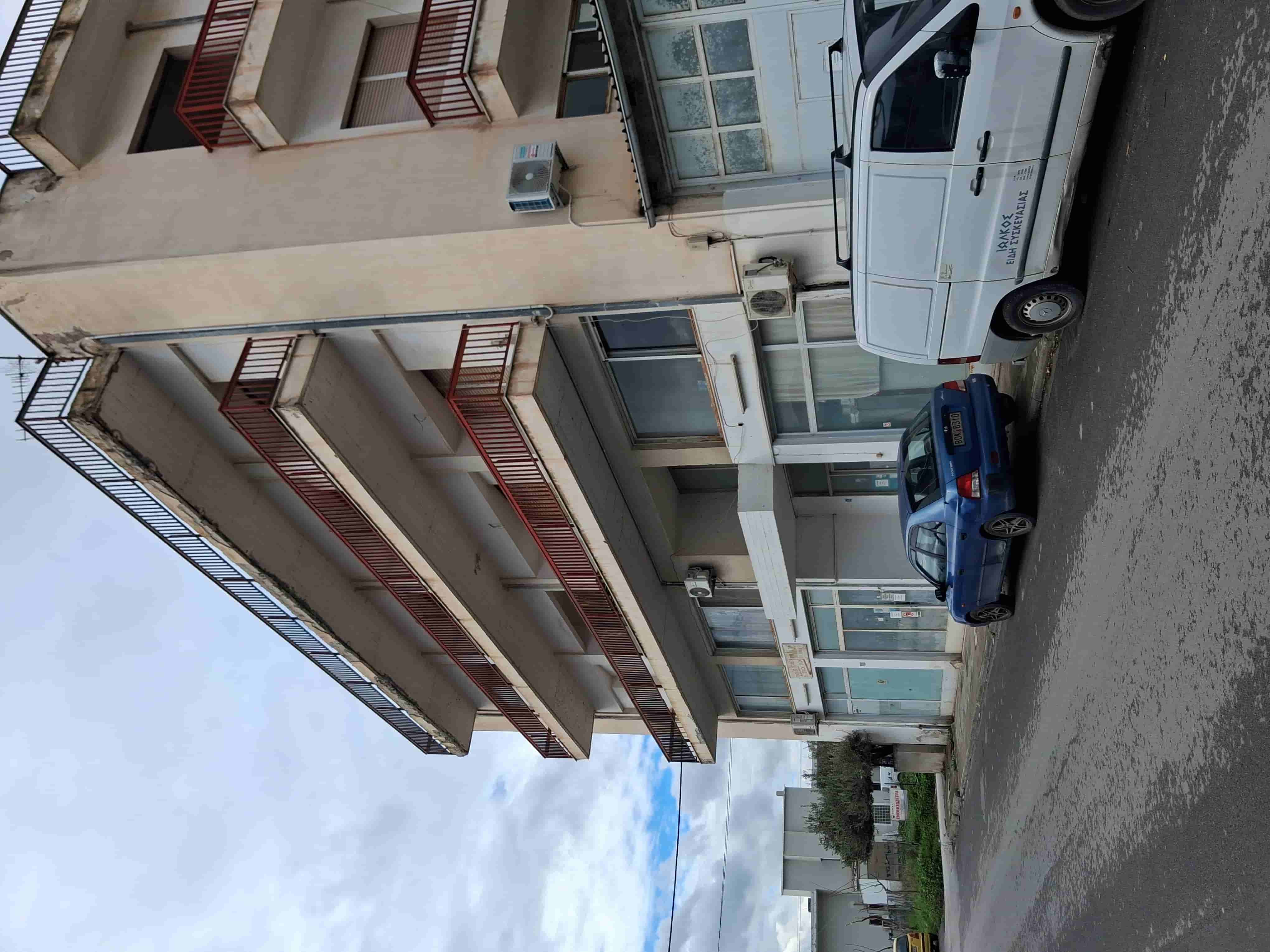 photo1