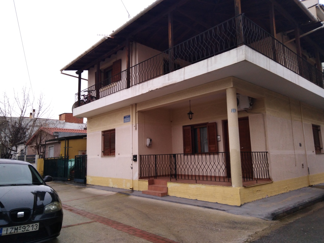 photo1