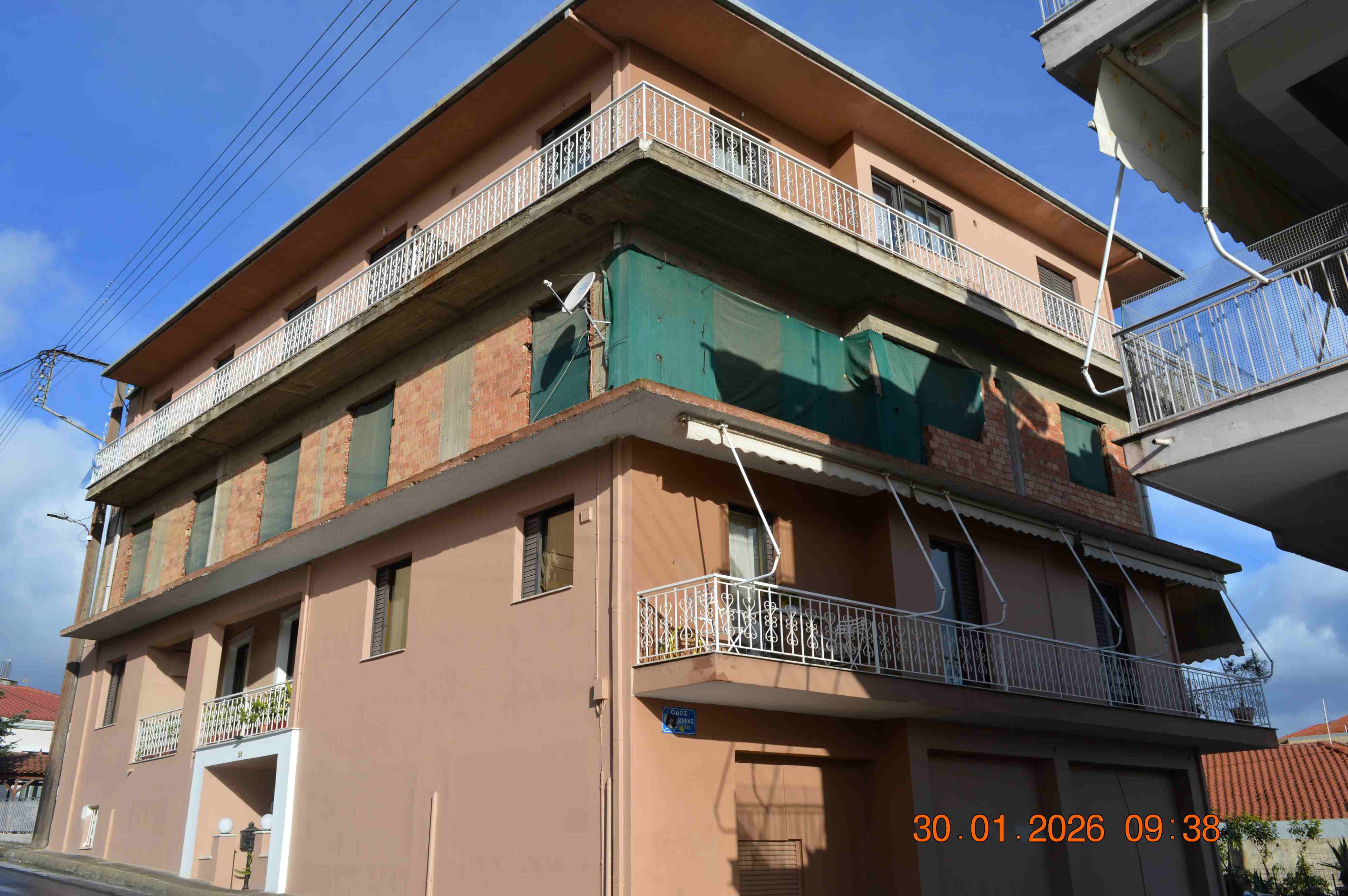 photo1