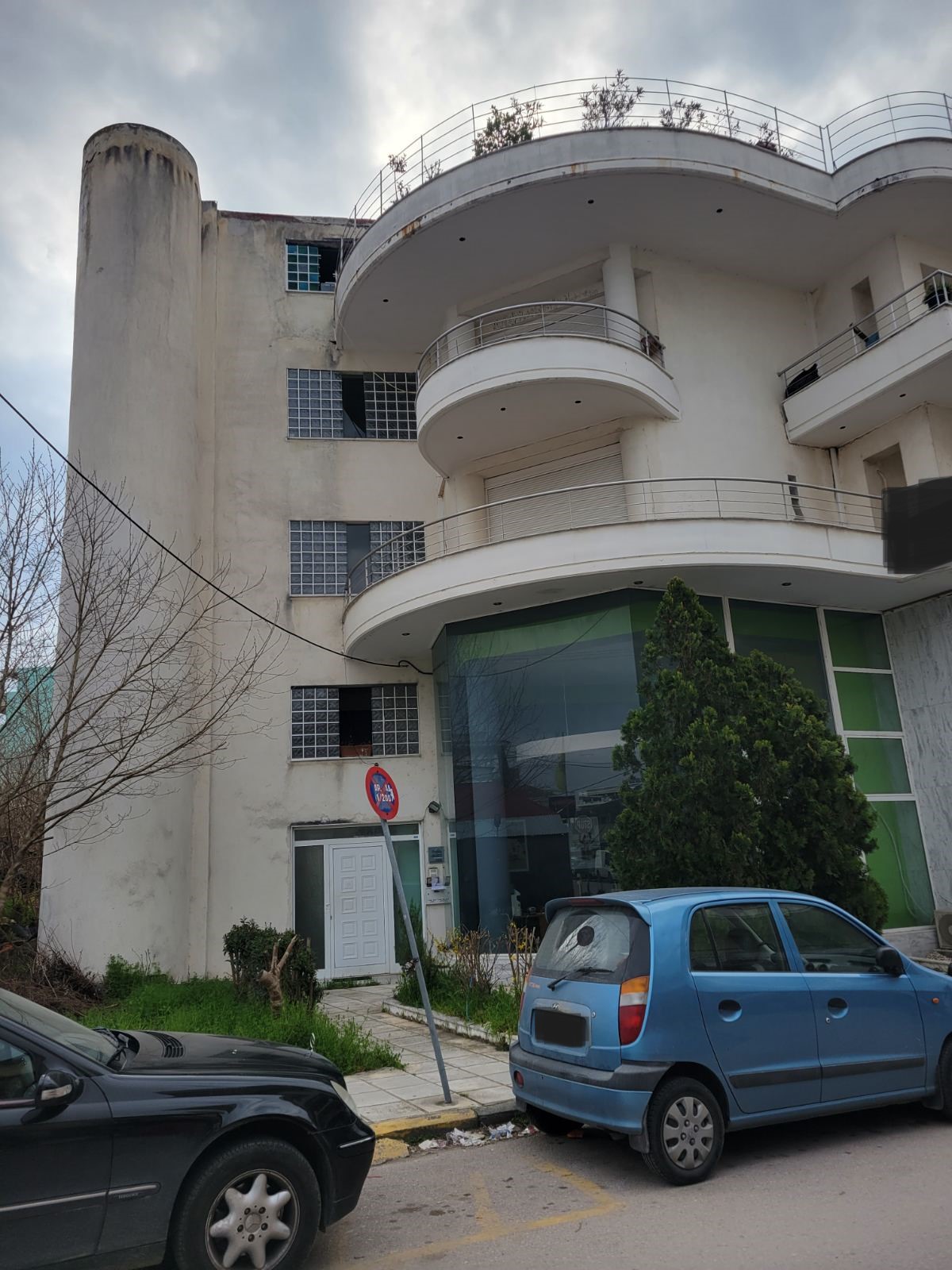 photo1