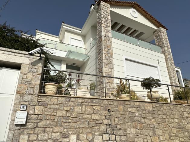 Οικόπεδο με κτίσμα  σε πλειστηριασμό Δήμος Καλαμάτας