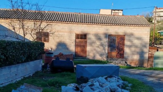 Οικόπεδο με κτίσμα  σε πλειστηριασμό Δήμος Στυλίδος