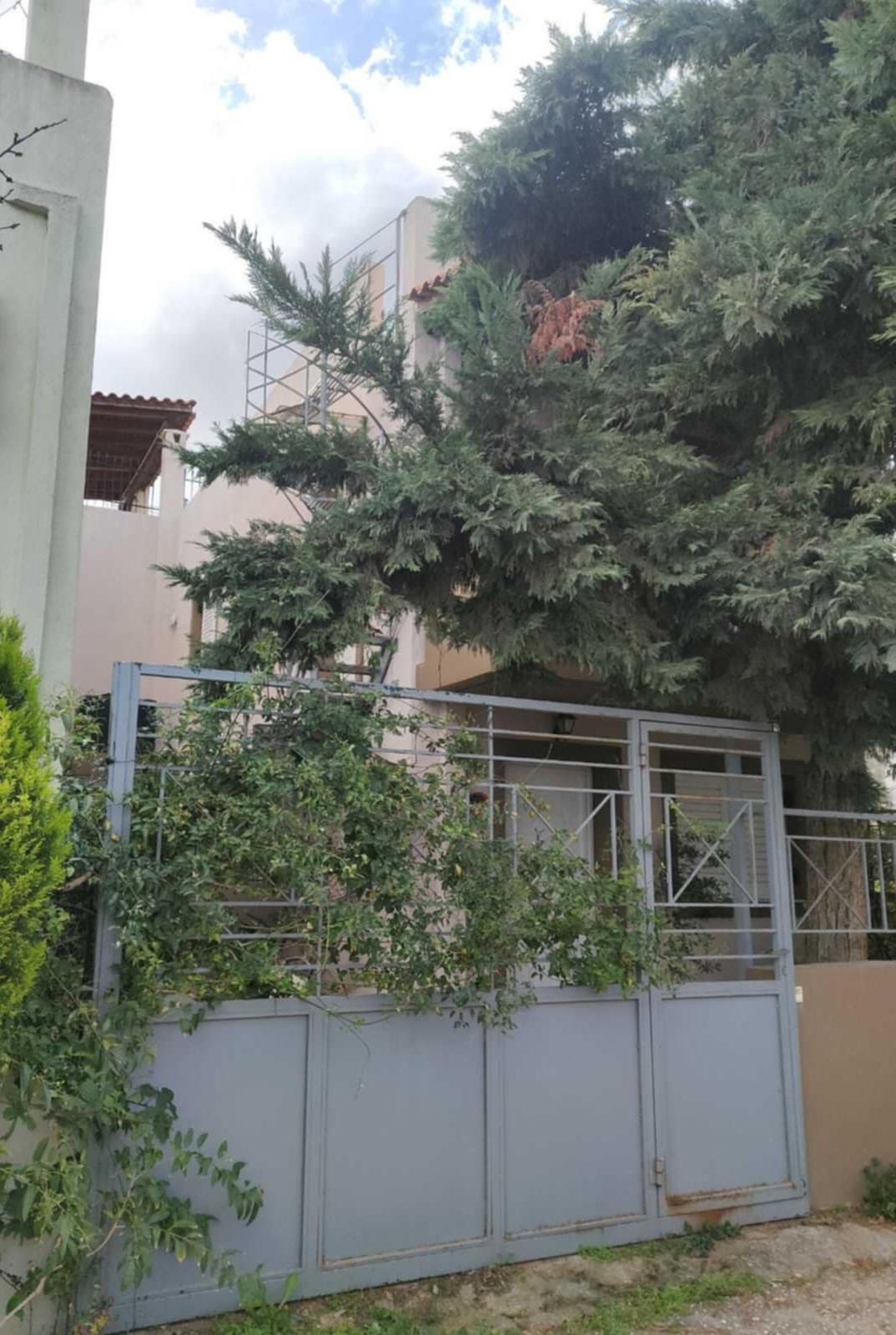 Οικόπεδο με κτίσμα  σε πλειστηριασμό Δήμος Σπάτων - Αρτέμιδος