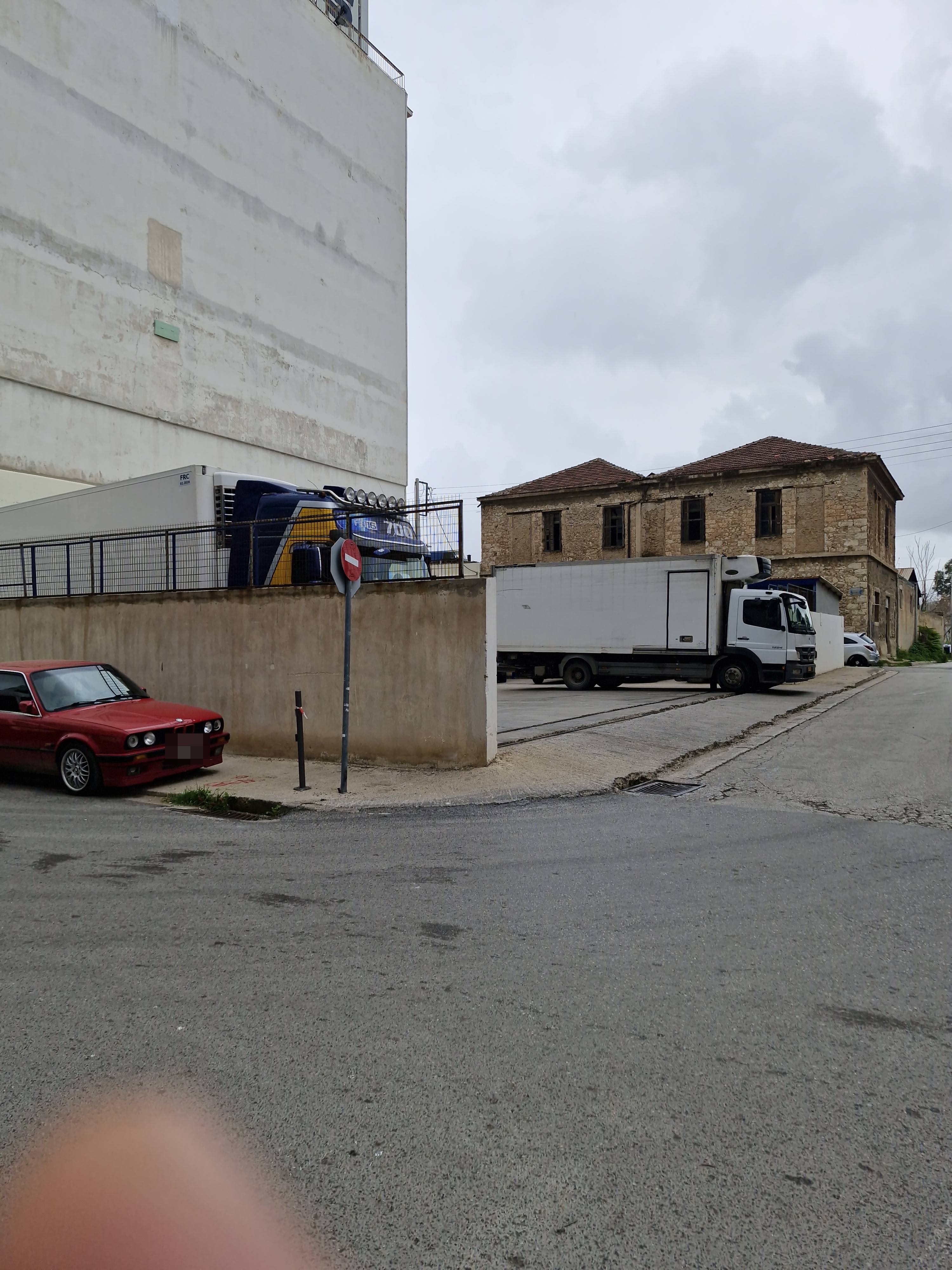 photo1