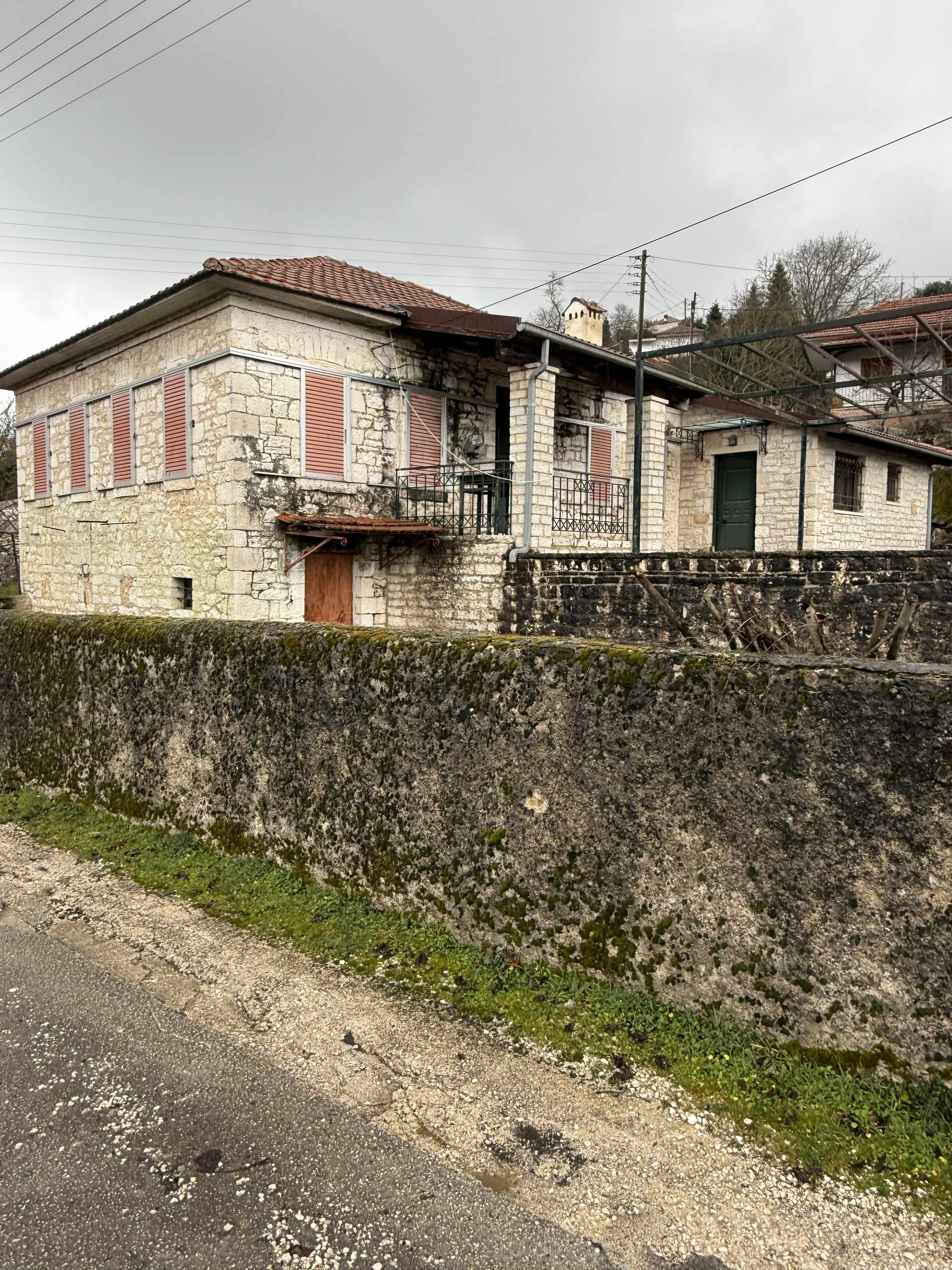 Οικόπεδο με κτίσμα  σε πλειστηριασμό Δήμος Ζίτσας