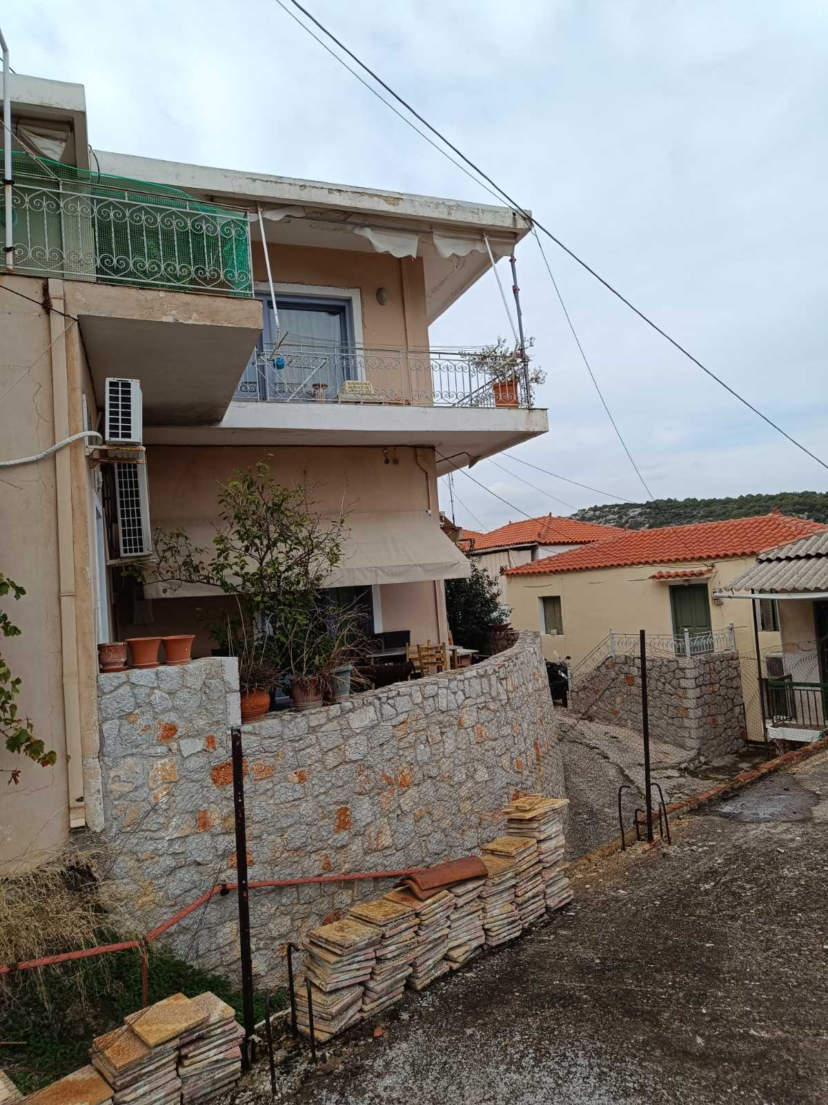 photo1