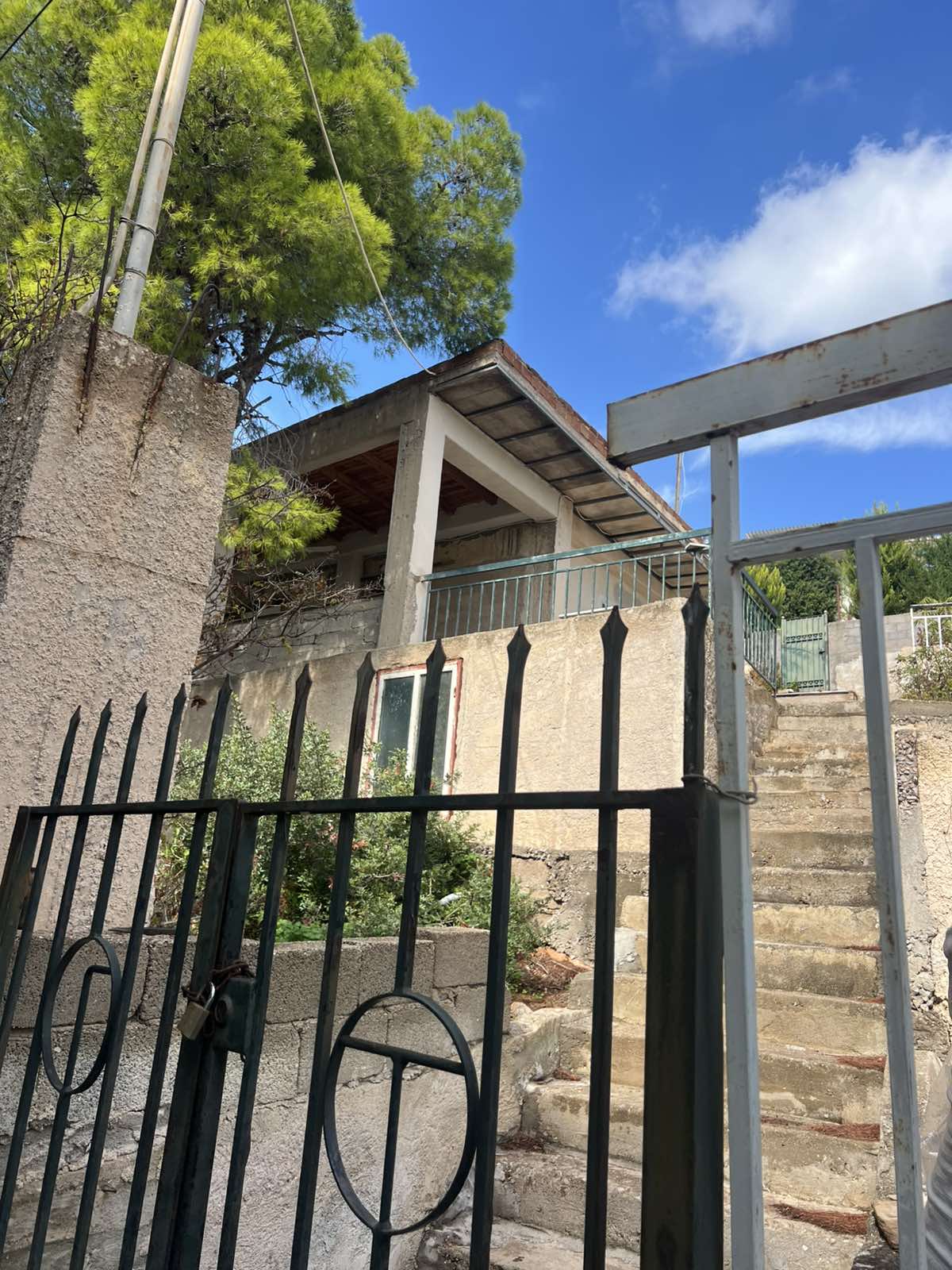 Οικόπεδο με κτίσμα  σε πλειστηριασμό Δήμος Σαλαμίνας