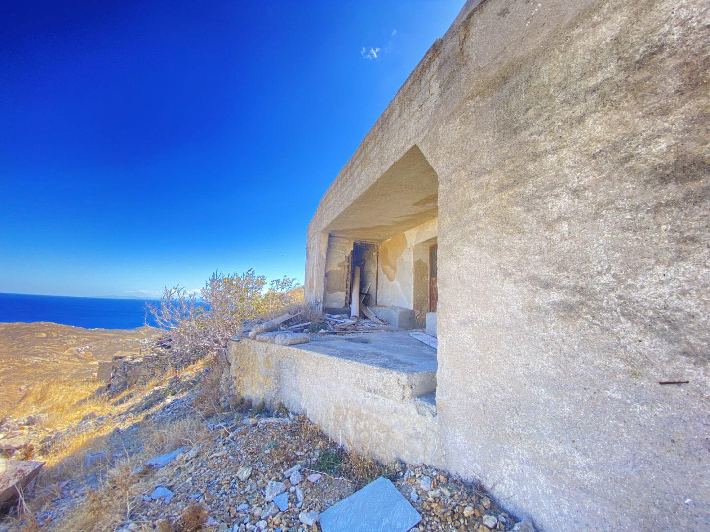 Οικόπεδο με κτίσμα  σε πλειστηριασμό Δήμος Σερίφου