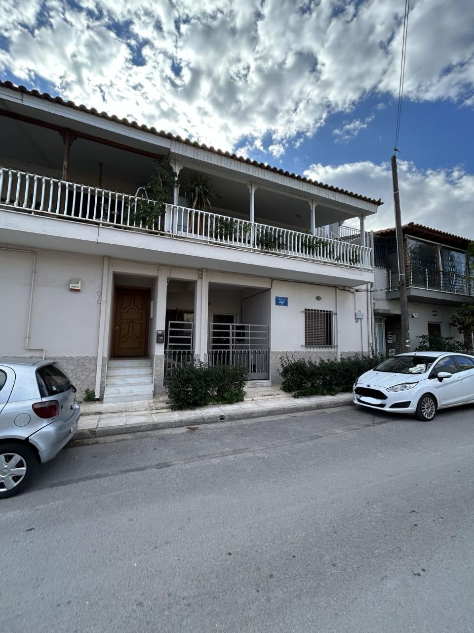 photo1