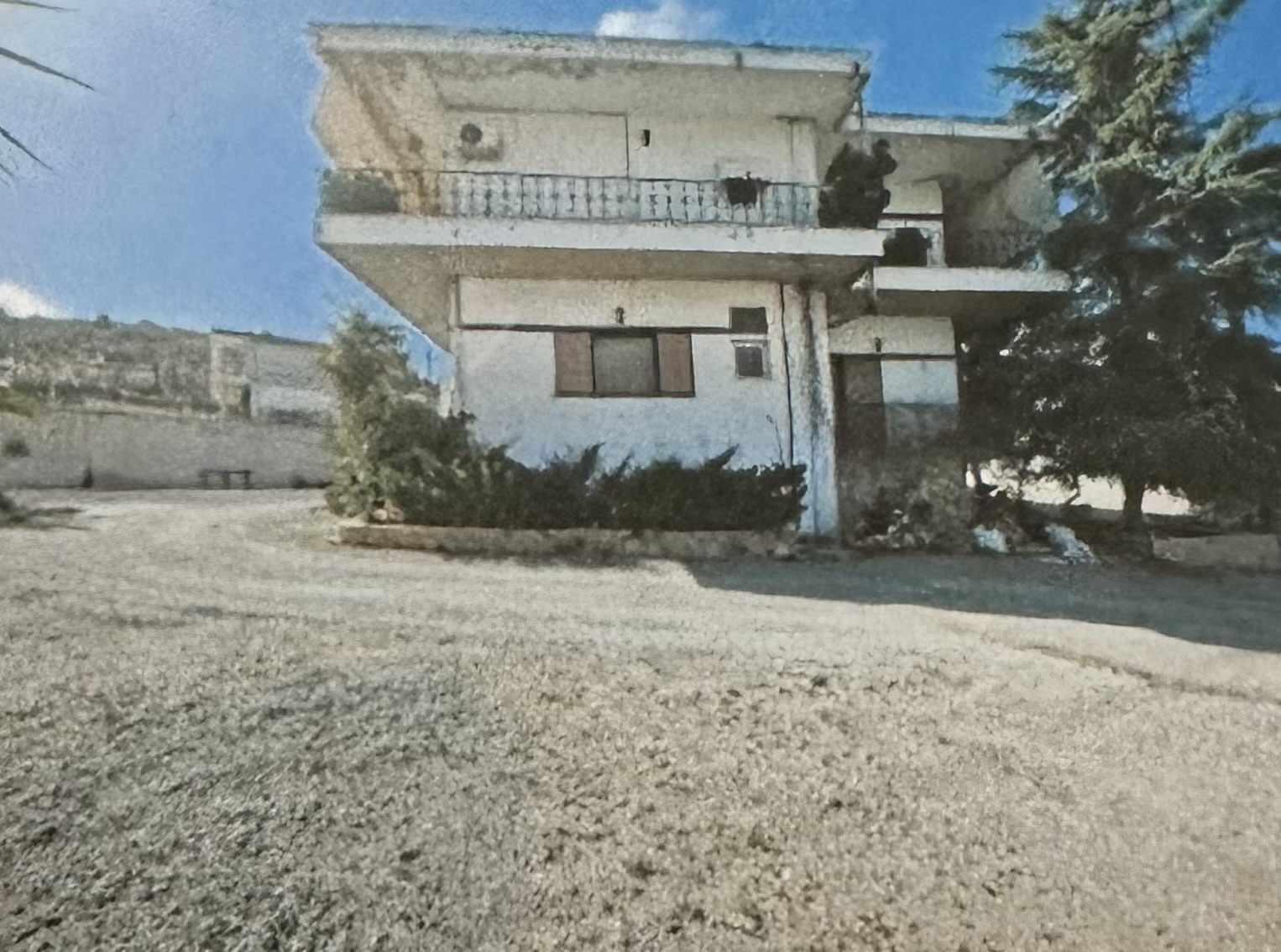 photo1