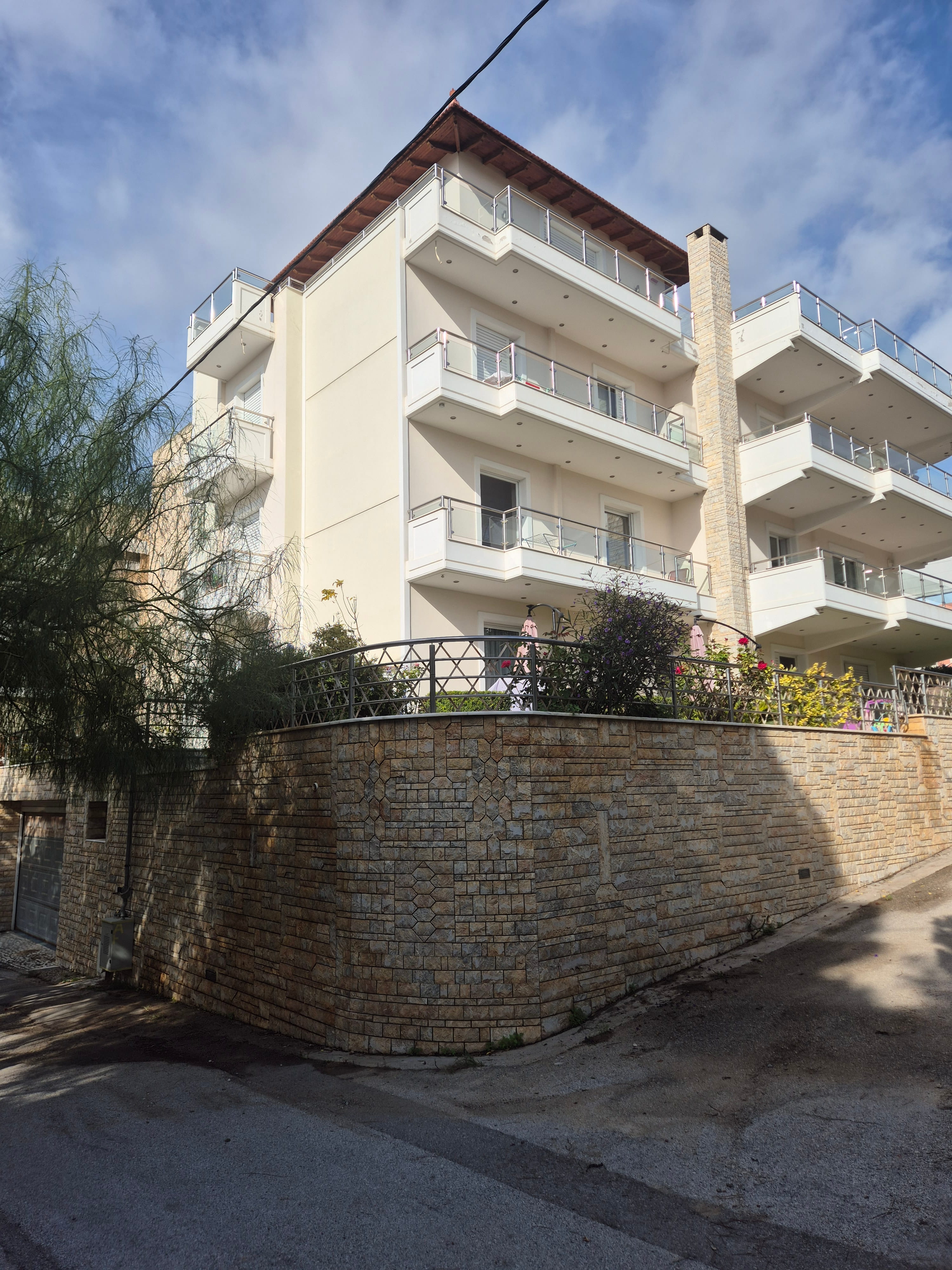photo1
