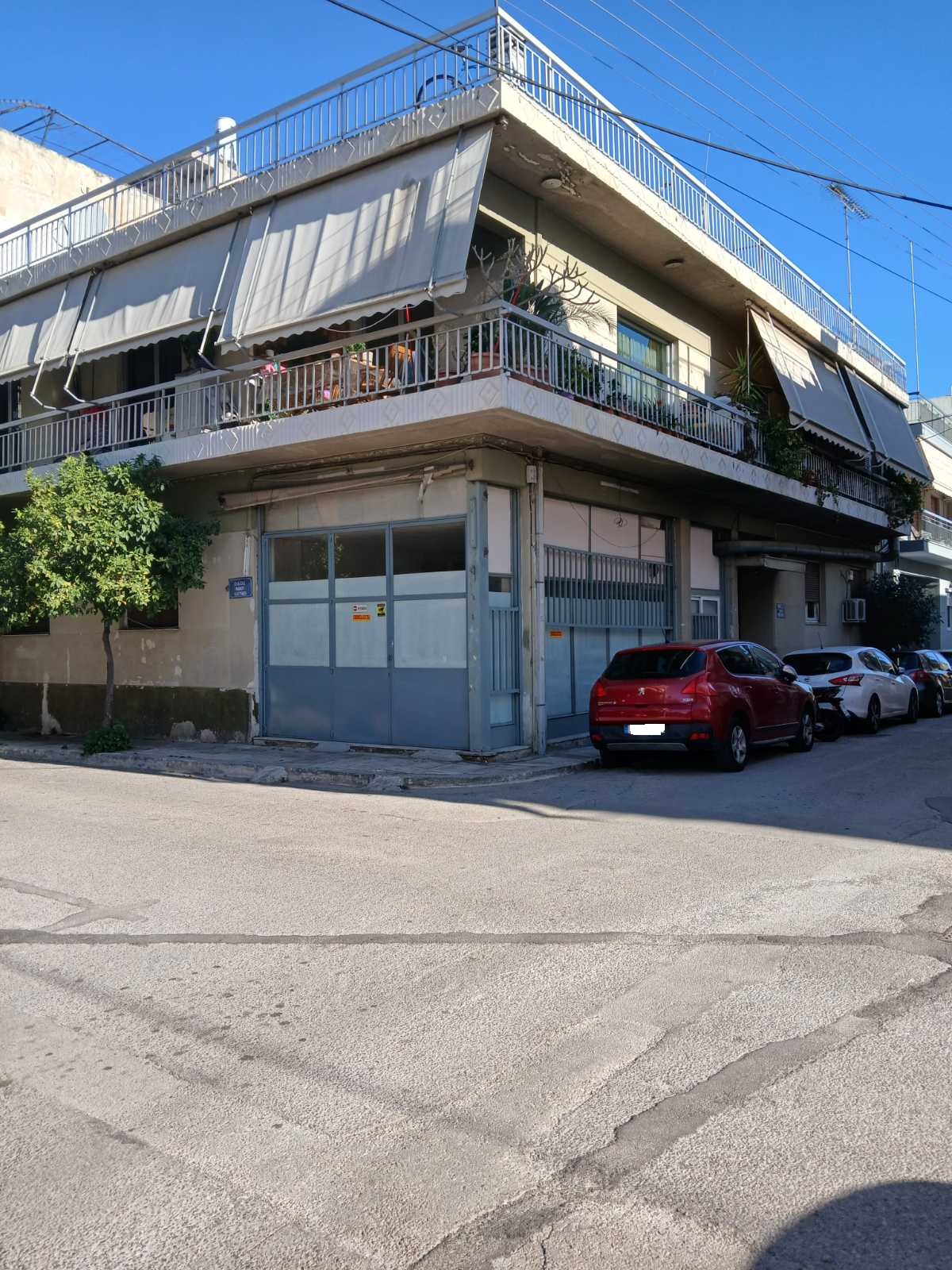 photo1