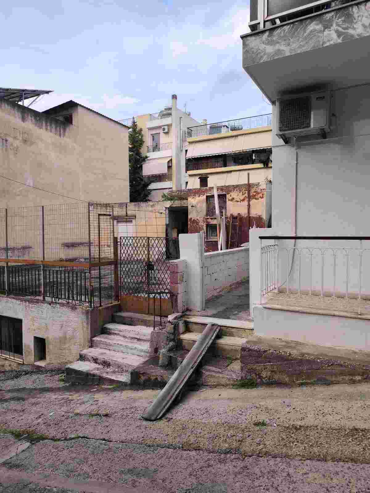 photo1