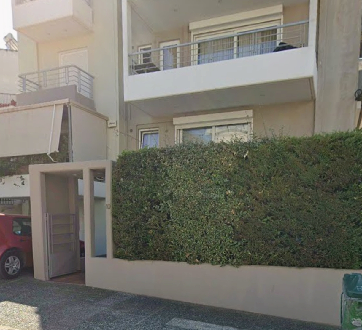 photo1