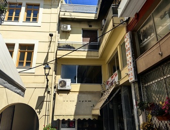 photo1