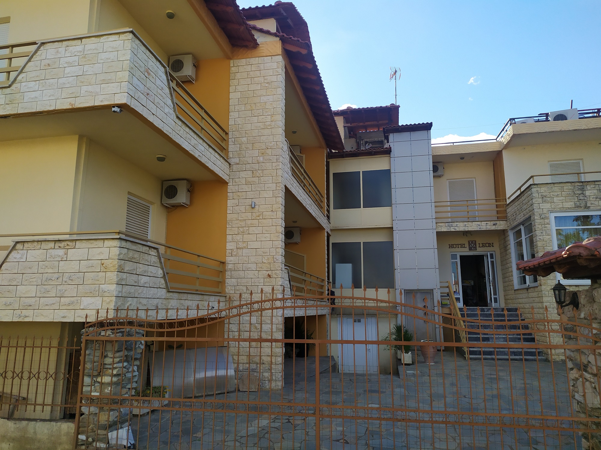 photo0
