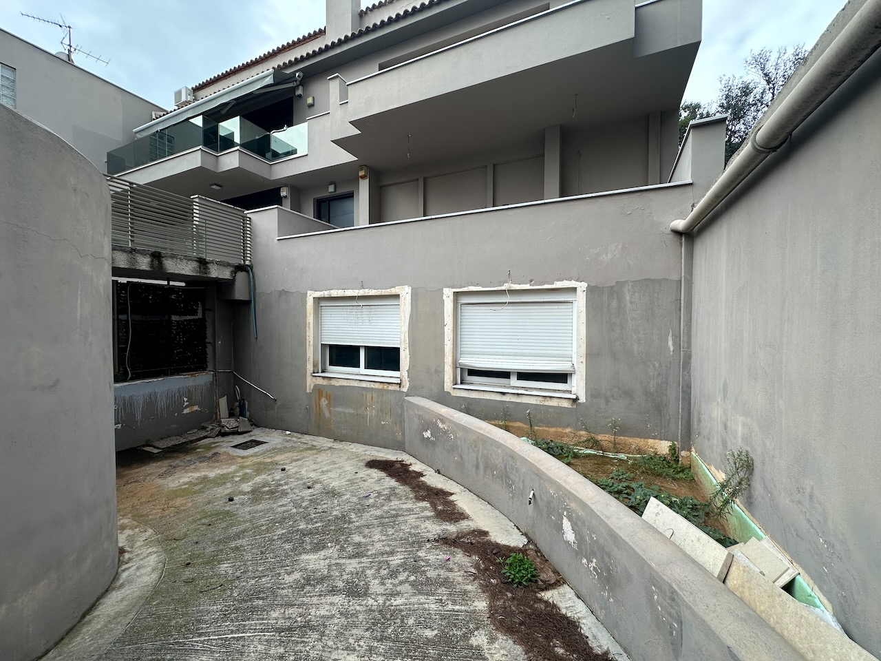 photo1