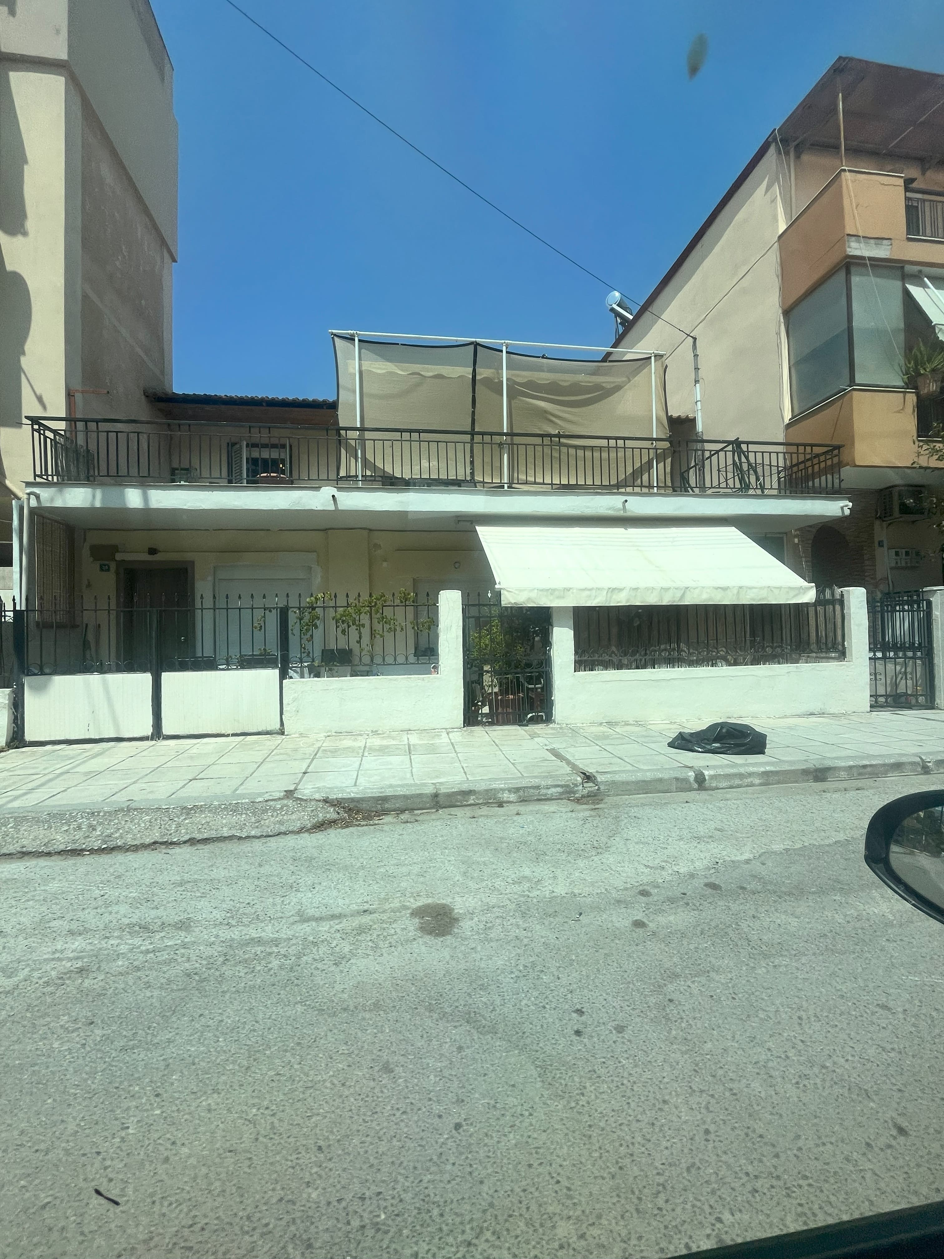 photo1