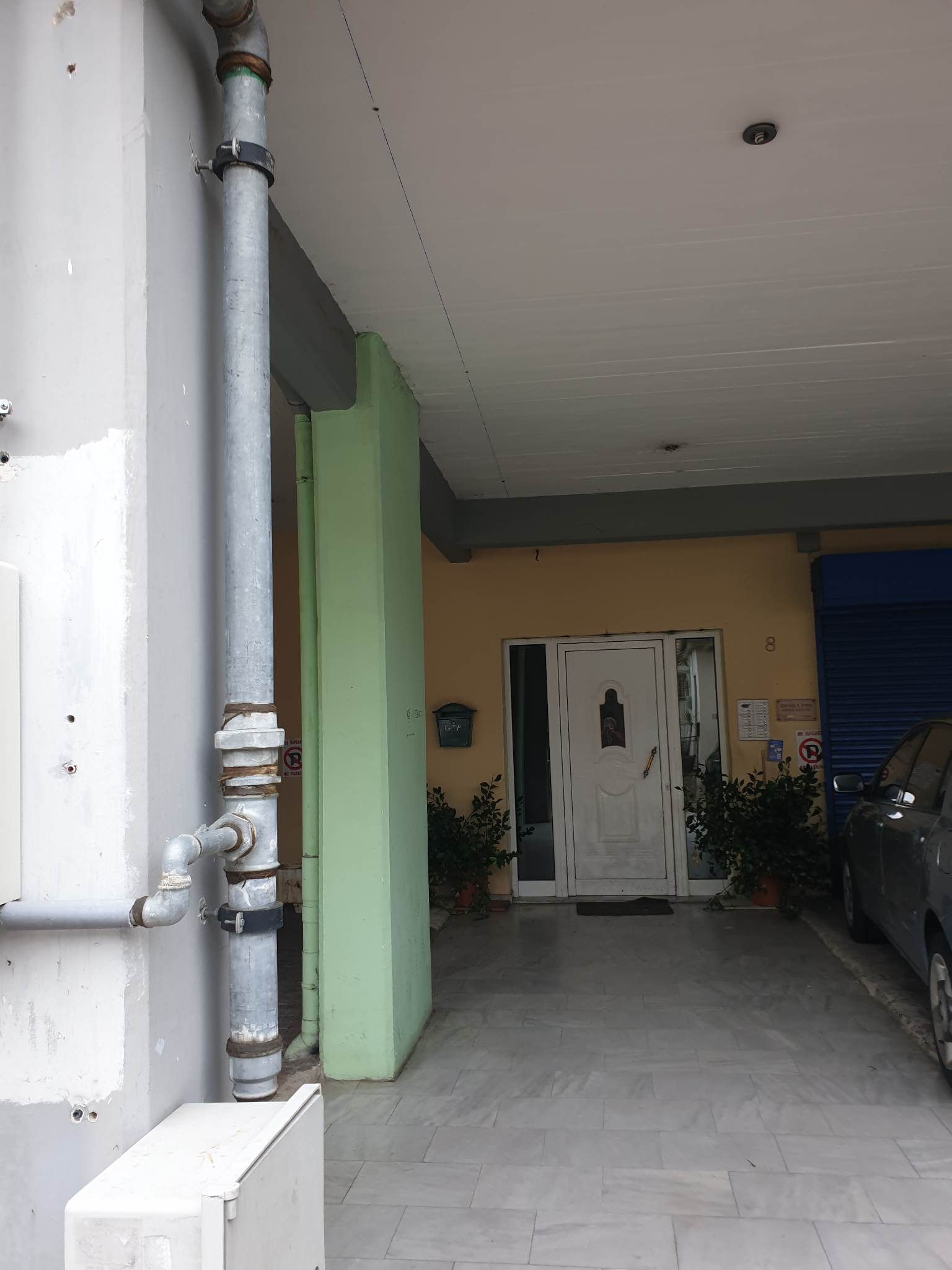 photo1
