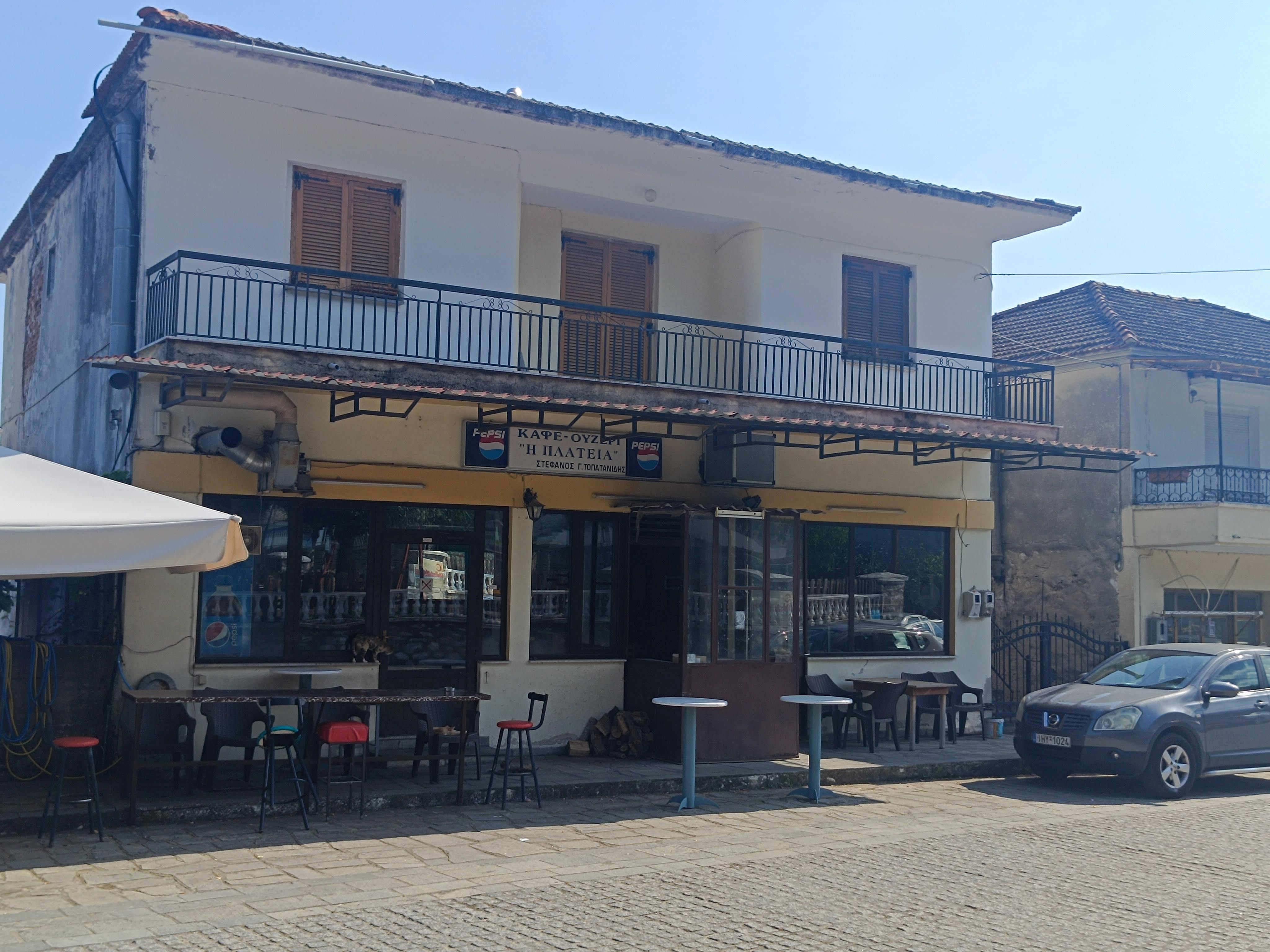 photo1