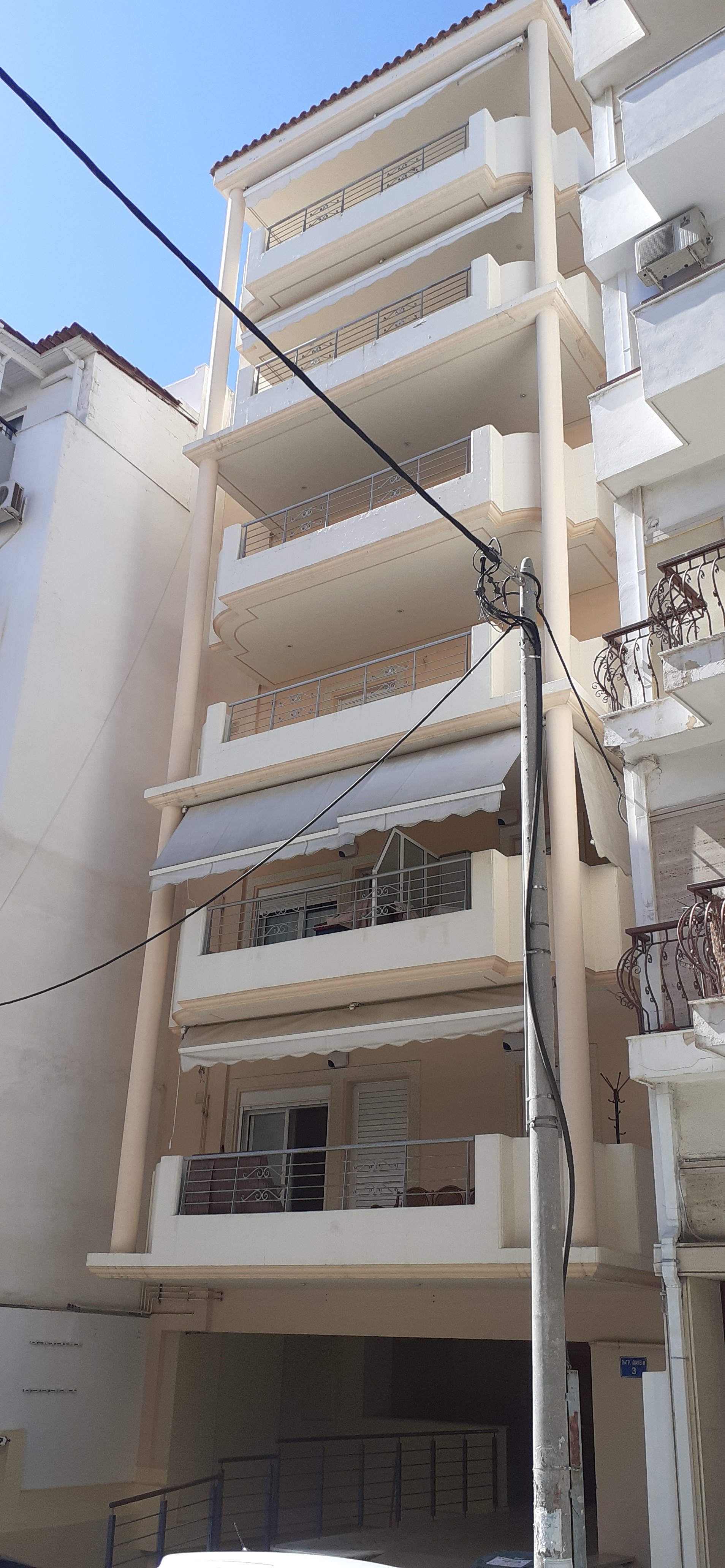 photo1