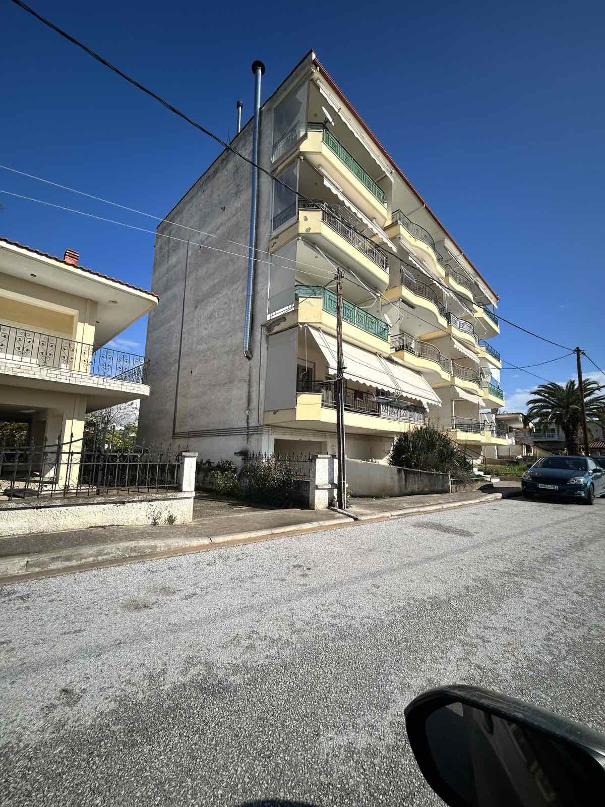 photo1
