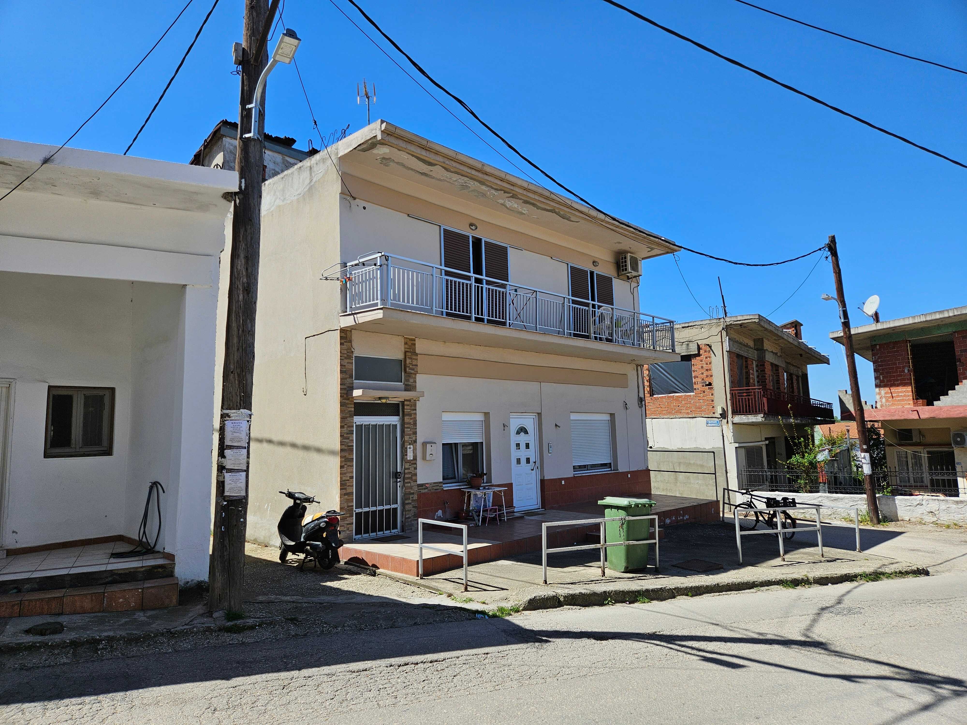 photo1