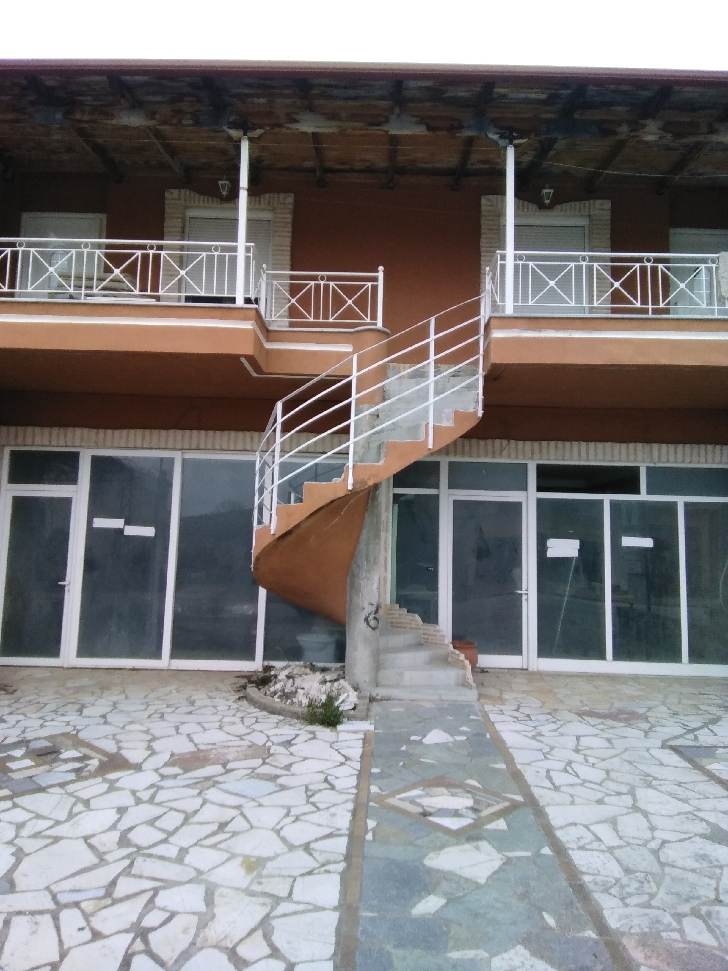 photo1