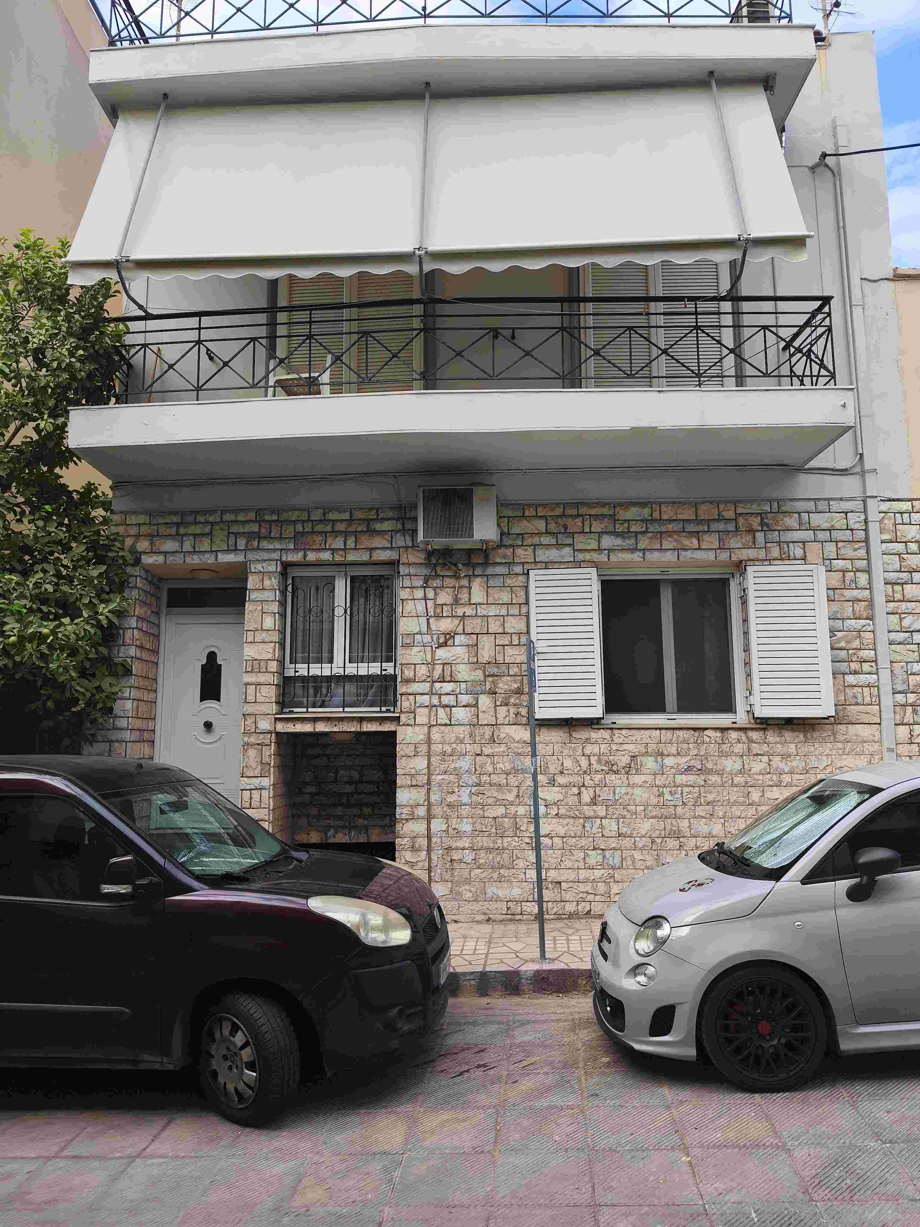 photo1