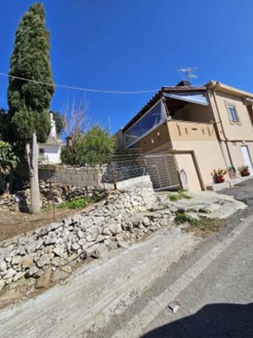 photo1