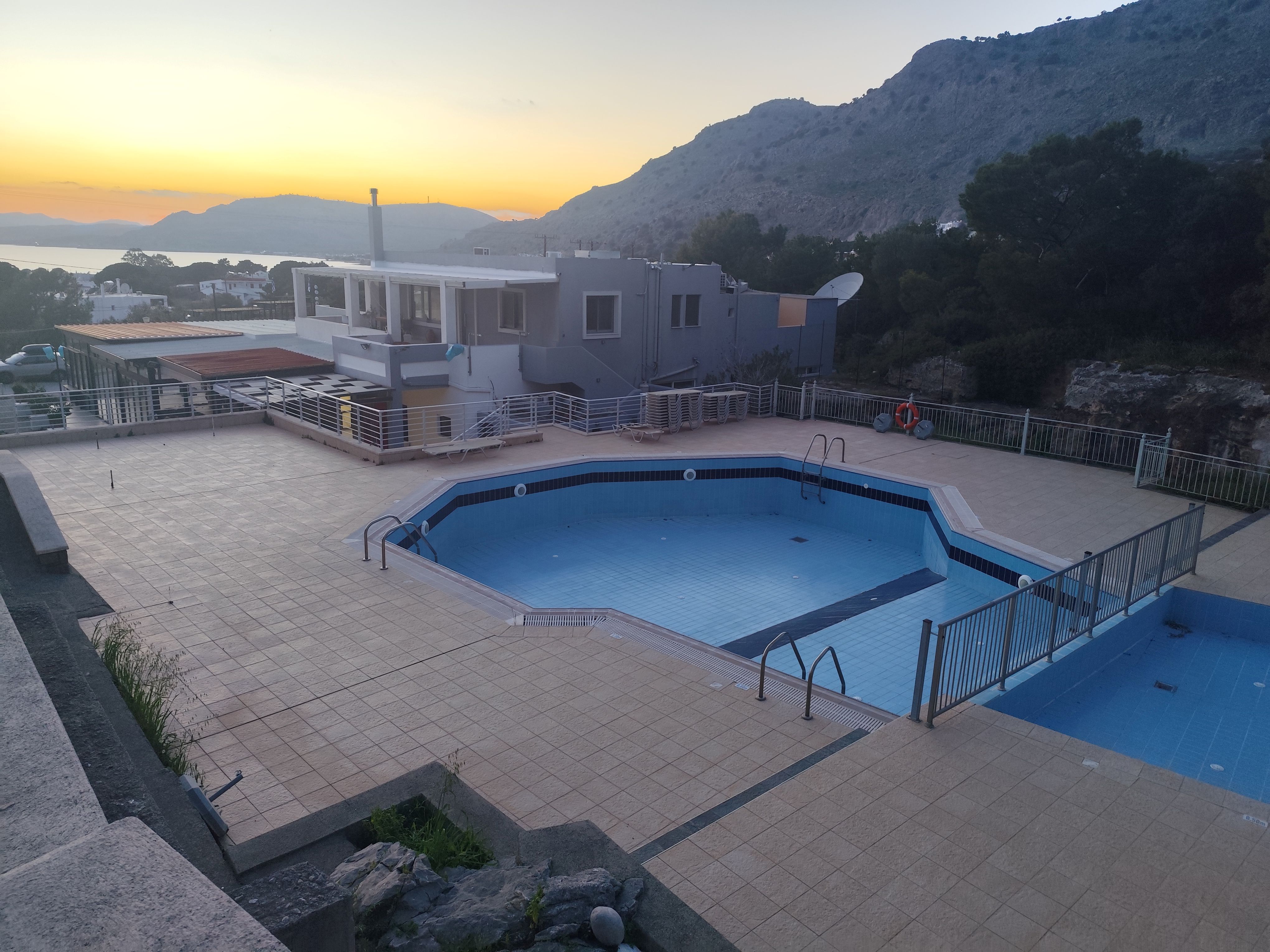 Οικόπεδο με κτίσμα  σε πλειστηριασμό Δήμος Ρόδου