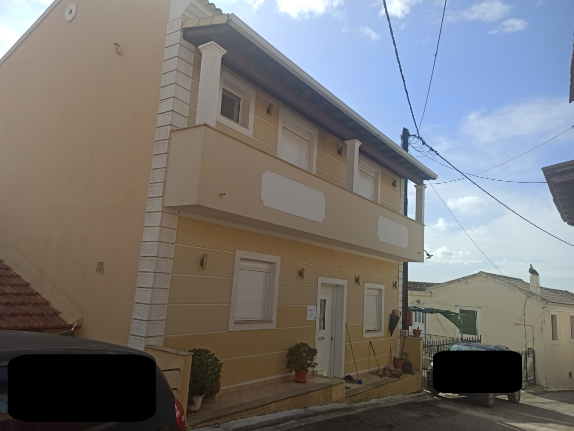 photo1