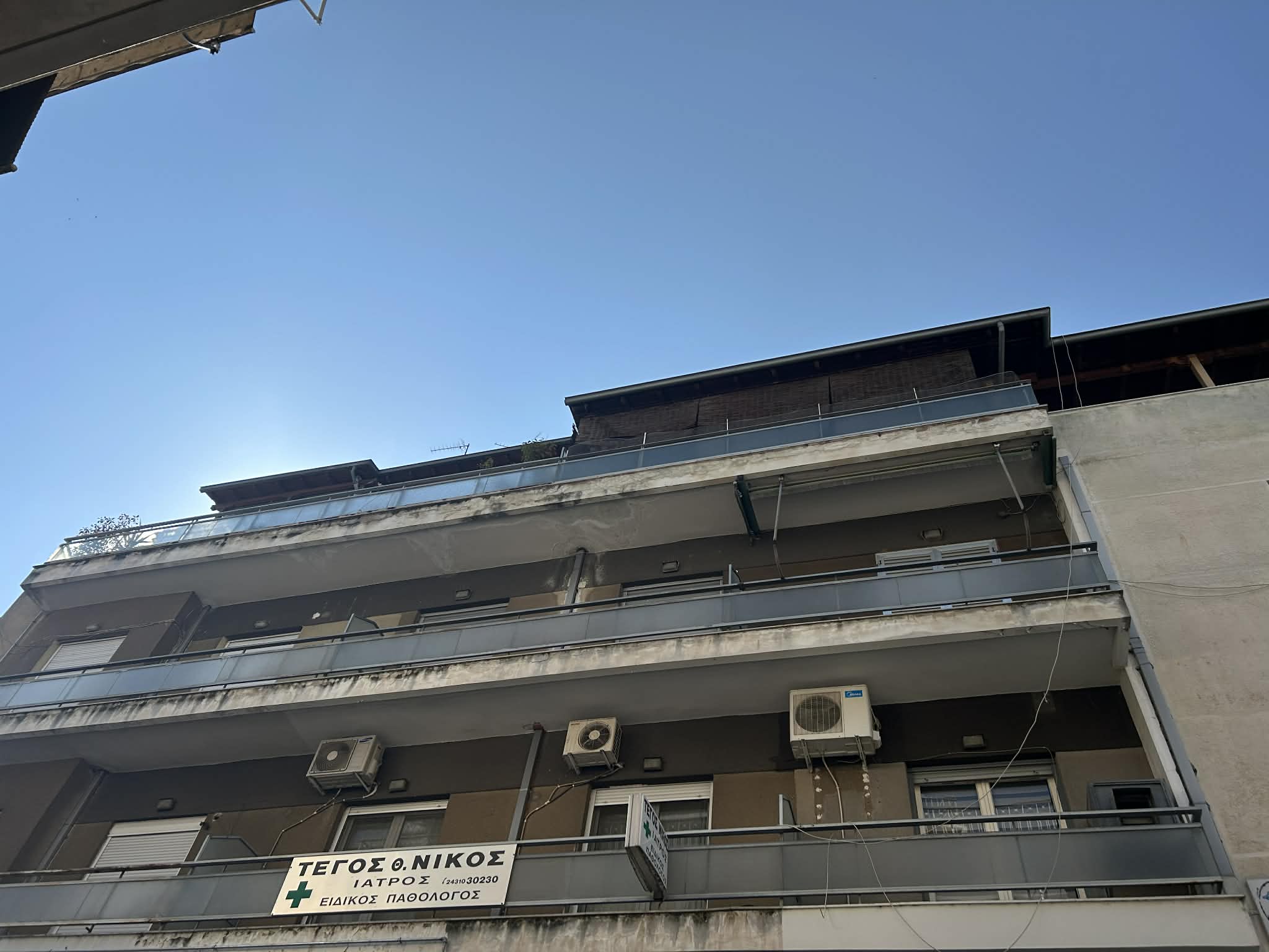 photo1