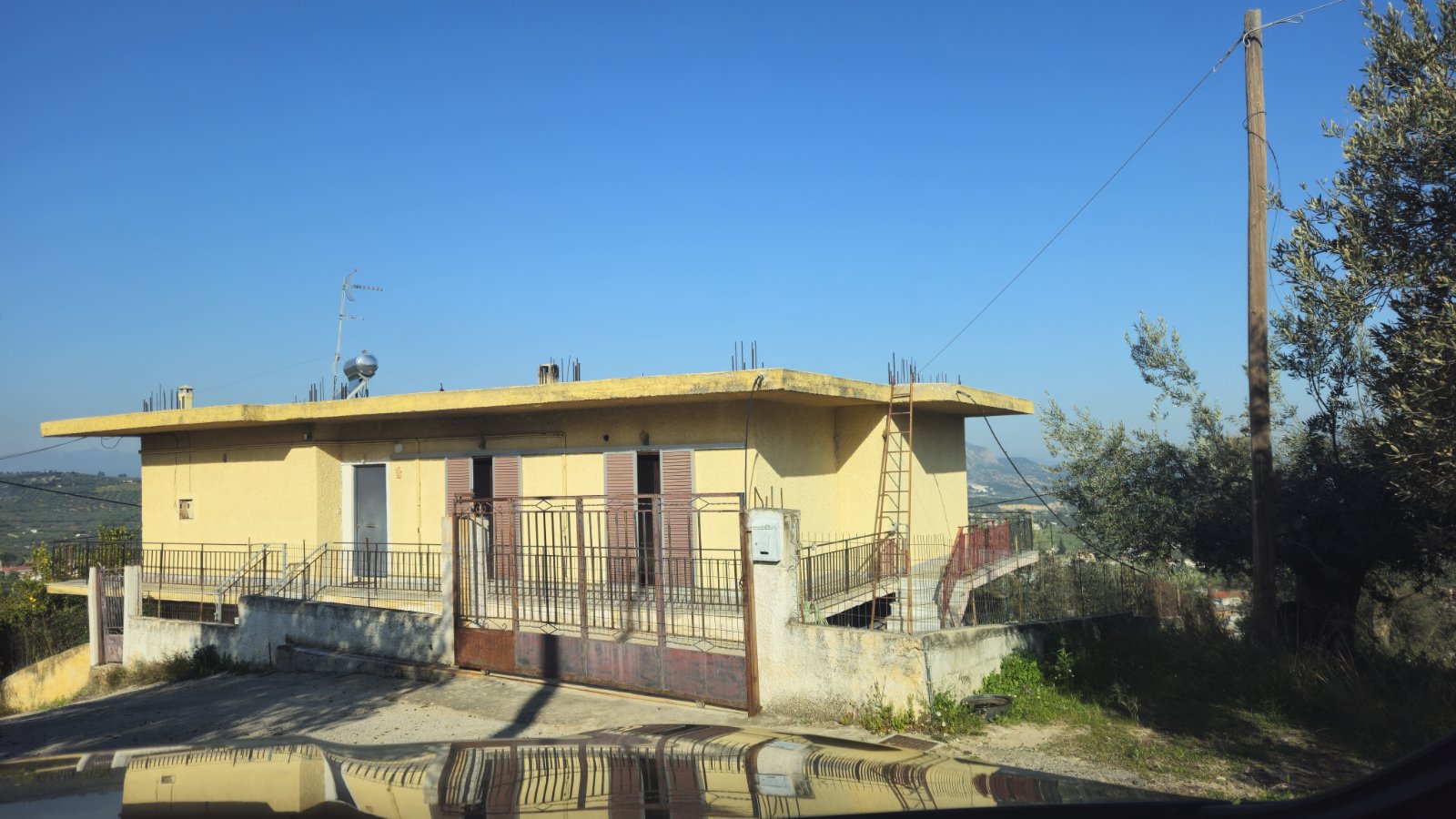Αγροτεμάχιο με κτίσμα  σε πλειστηριασμό Δήμος Κορινθίων