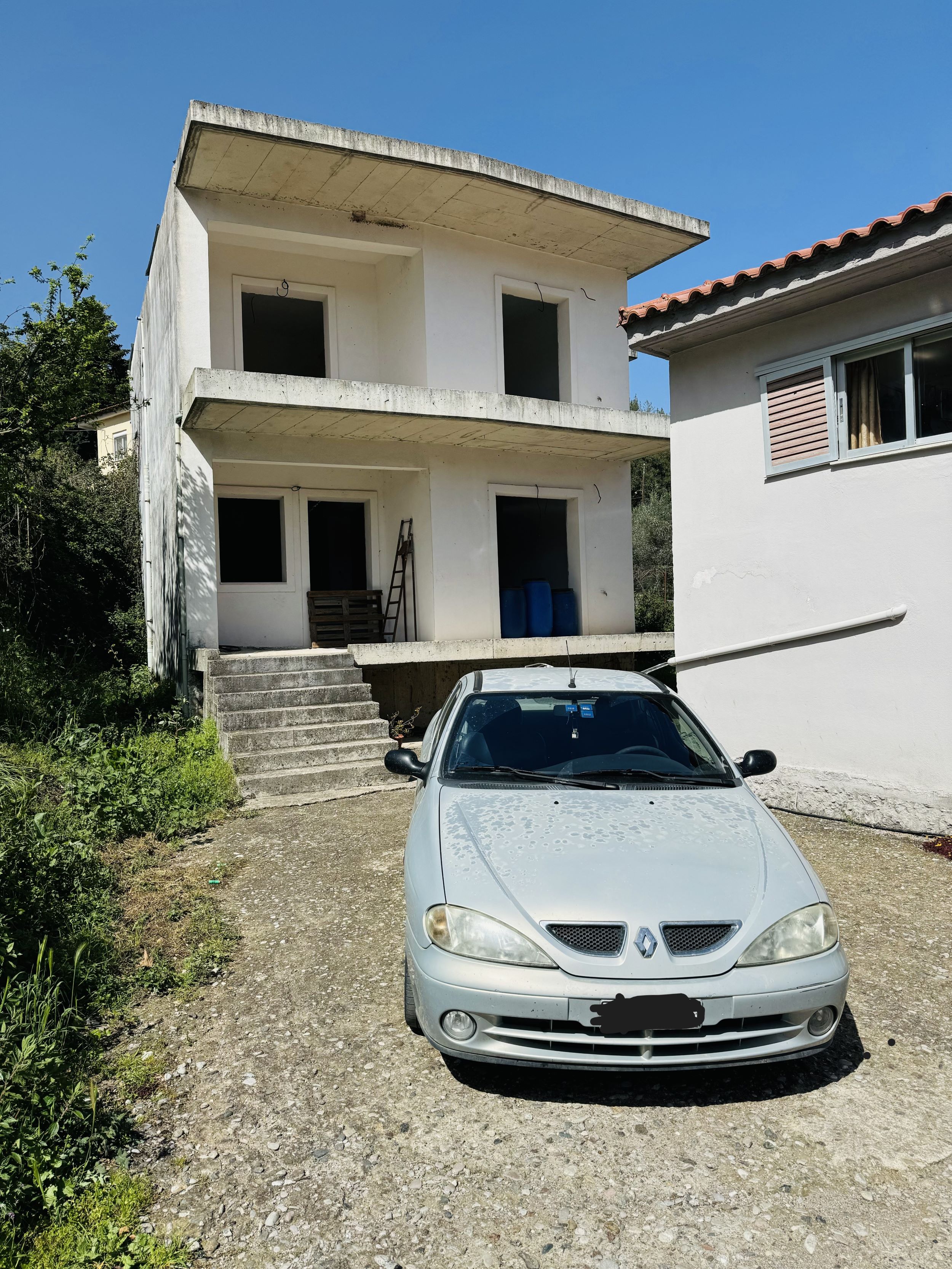 photo1