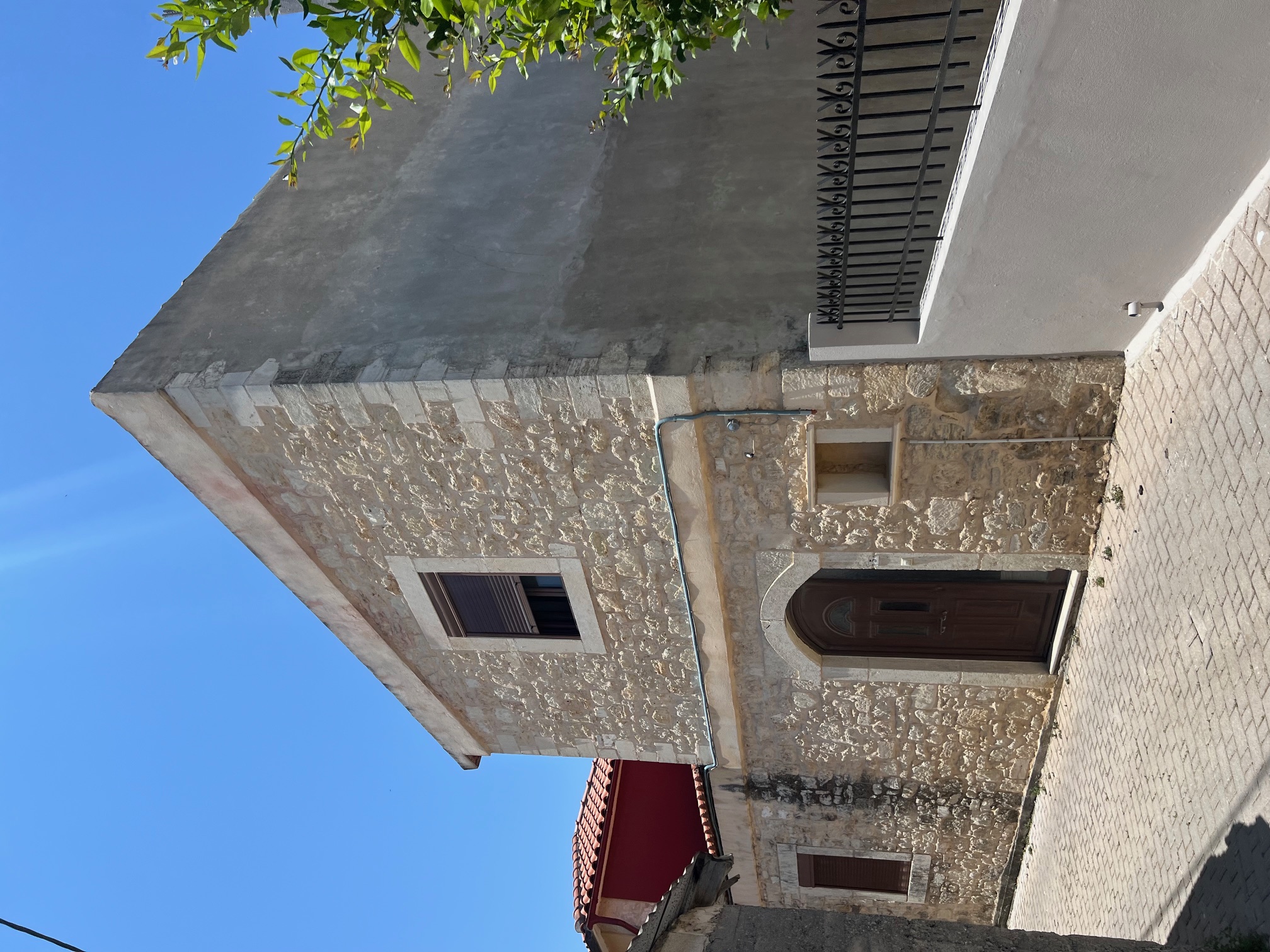 photo1